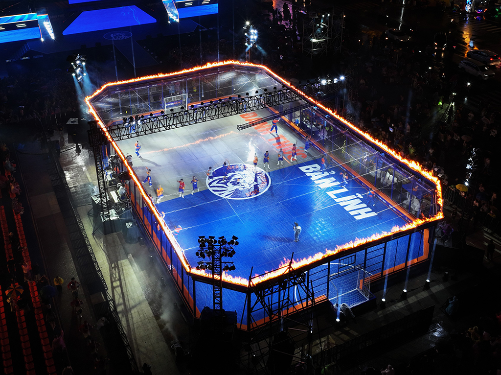 Nha Trang រកឃើញអ្នកតំណាងដំបូងដើម្បីប្រកួតប្រជែងជាមួយវីរបុរស Manchester United - រូបថត 4 ។ Nha Trang tìm ra đại diện đầu tiên tranh tài cùng huyền thoại Manchester United - Ảnh 4.