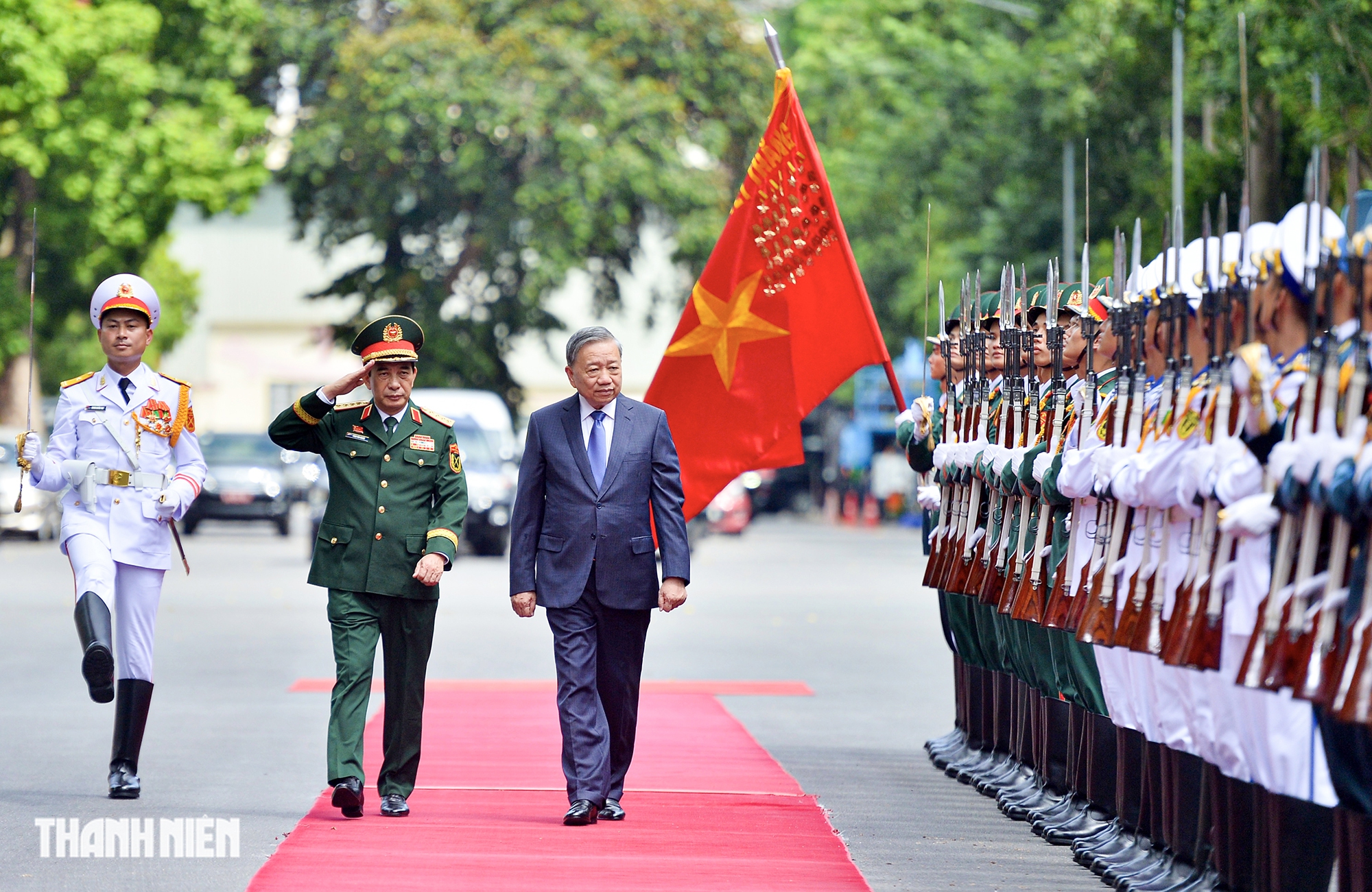 Tổng Bí thư Tô Lâm thăm dàn khí tài hiệ…