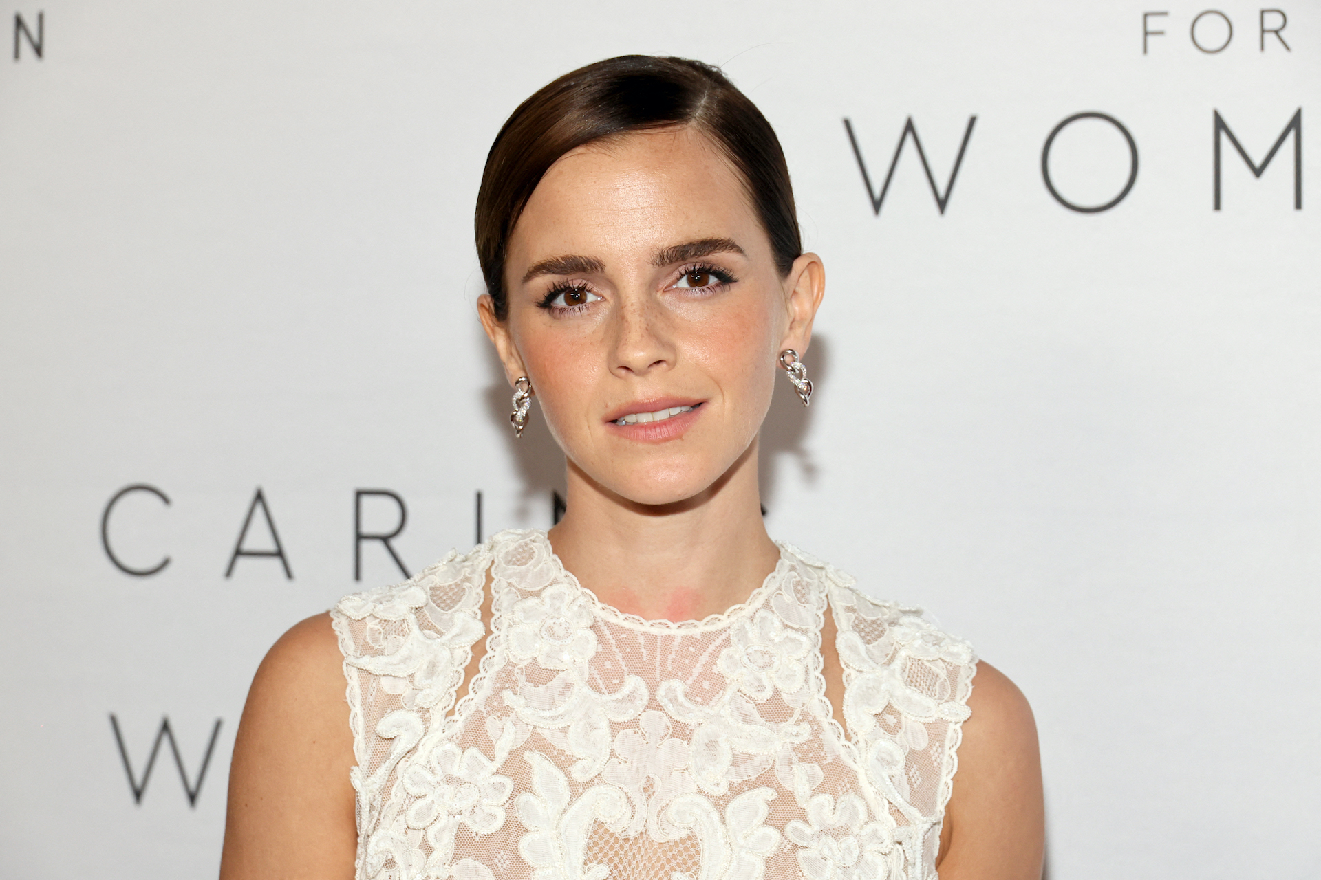 Cuộc sống của Emma Watson sau 6 năm vắng bóng trên màn ảnh - Ảnh 3.