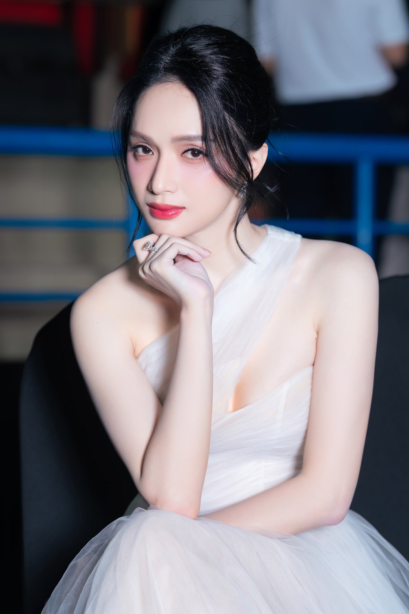 Hoa hậu Hương Giang gây sốt khi dự thi Miss Universe 2025 - Ảnh 2.