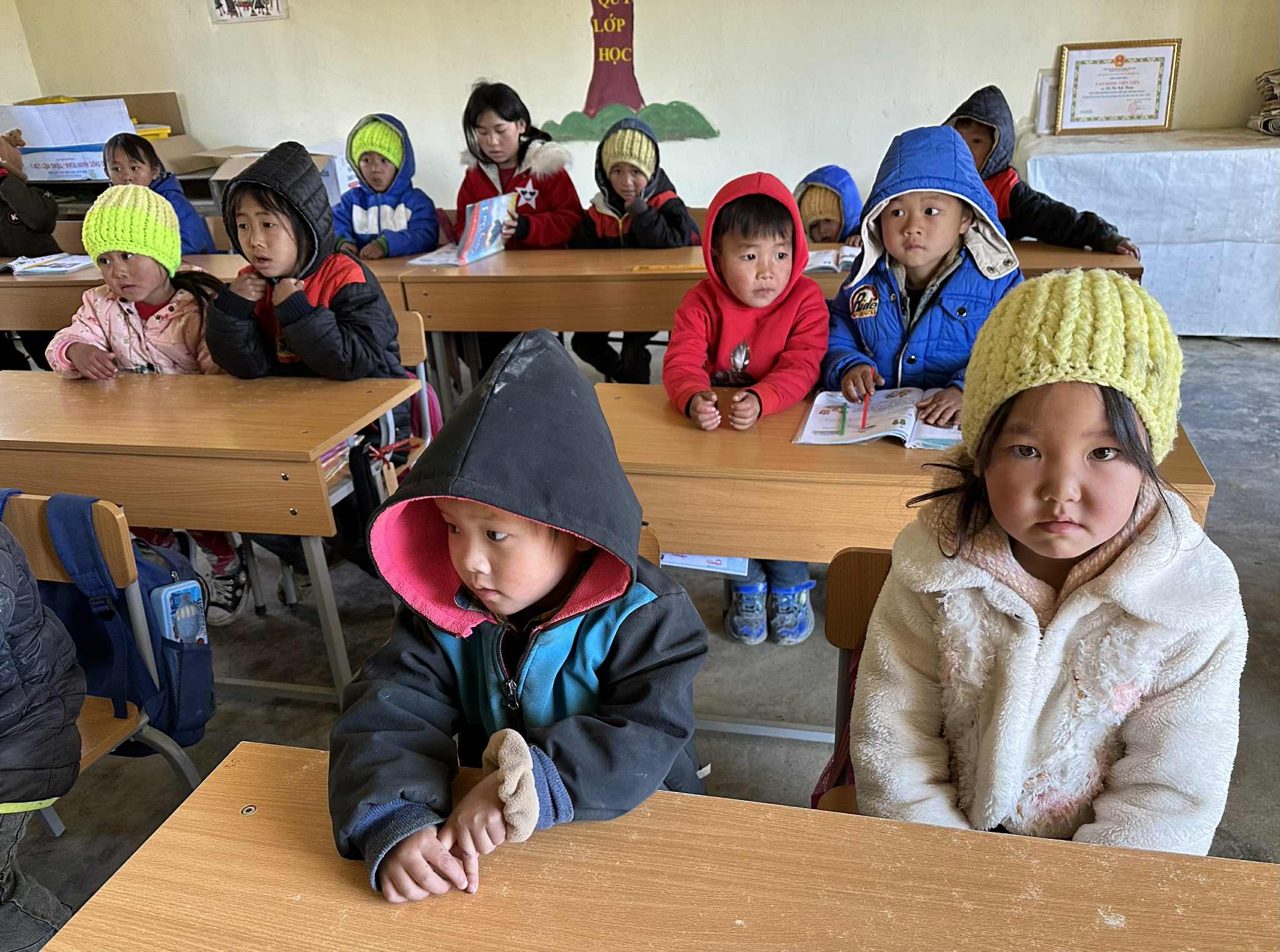 ກະຊວງສຶກສາທິການ ແລະ ບຳລຸງສ້າງ ສະເໜີລວມໂຮງຮຽນອະນຸບານ ແລະ ໂຮງຮຽນປະຖົມສົມບູນ - ຮູບ 1. Bộ GD-ĐT đề xuất sáp nhập các trường mầm non, tiểu học có quy mô nhỏ- Ảnh 1.