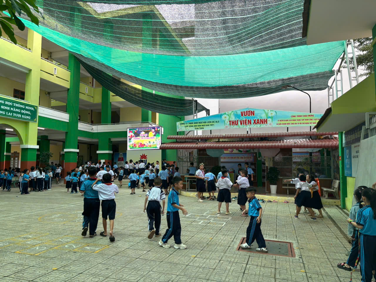 Hiệu trưởng trả lời nhiều vấn đề thắc mắc của bạn đọc - Ảnh 11.