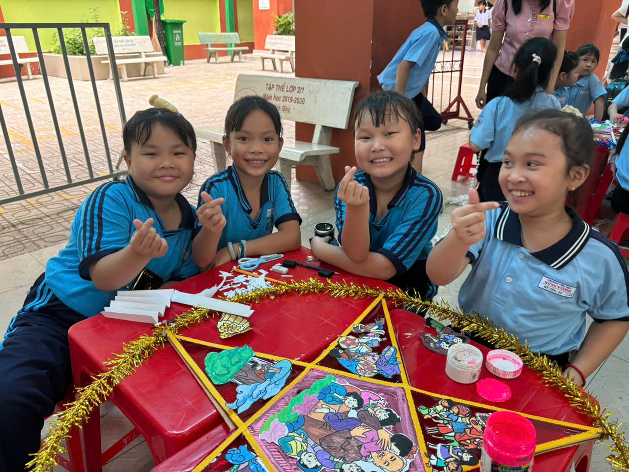 Hiệu trưởng trả lời nhiều vấn đề thắc mắc của bạn đọc - Ảnh 7.