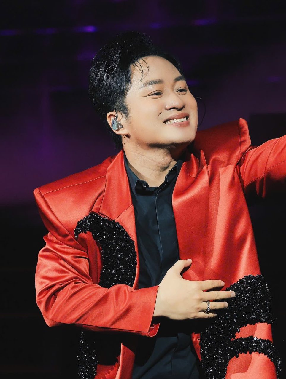 ໃຜມີອິດທິພົນຕໍ່ການເຮັດວຽກຂອງນັກດົນຕີ 'ສືບຕໍ່ເລື່ອງຄວາມສະຫງົບ'? - ຮູບ 3. Ai là người ảnh hưởng đến sự nghiệp của nhạc sĩ ‘Viết tiếp câu chuyện hòa bình’?- Ảnh 3.