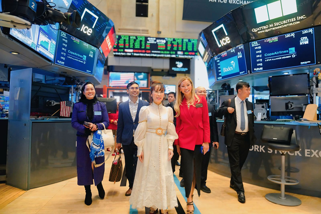 Tỷ phú Nguyễn Thị Phương Thảo gặp Chủ tịch Sàn giao dịch chứng khoán New York - Ảnh 4. Tỷ phú Nguyễn Thị Phương Thảo gặp Chủ tịch Sàn giao dịch chứng khoán New York - Ảnh 4.