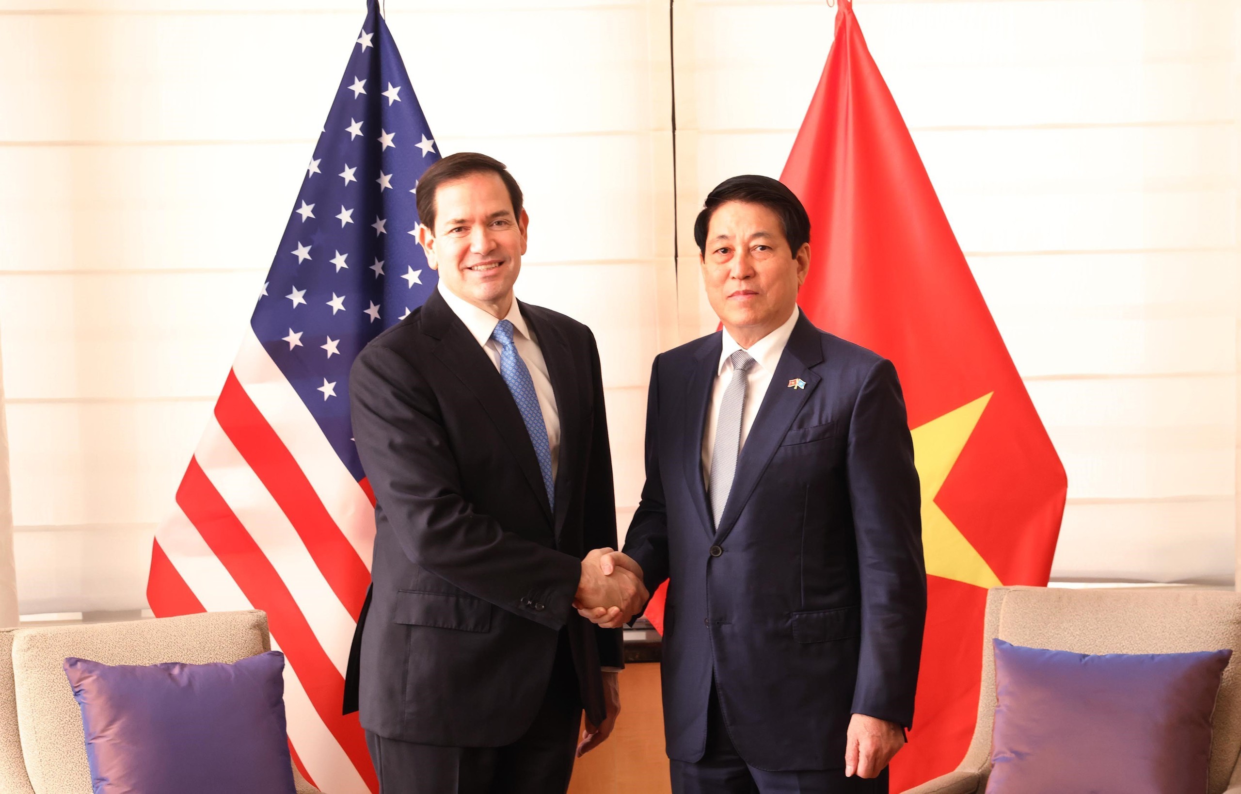 Tổng thống Donald Trump coi Việt Nam là…