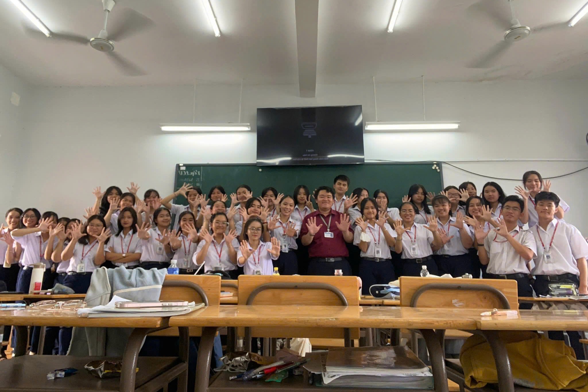 Thầy giáo Tây Ninh đạt IELTS 9.0: 'Luyện đề chỉ nên là giai đoạn cuối' - Ảnh 2.