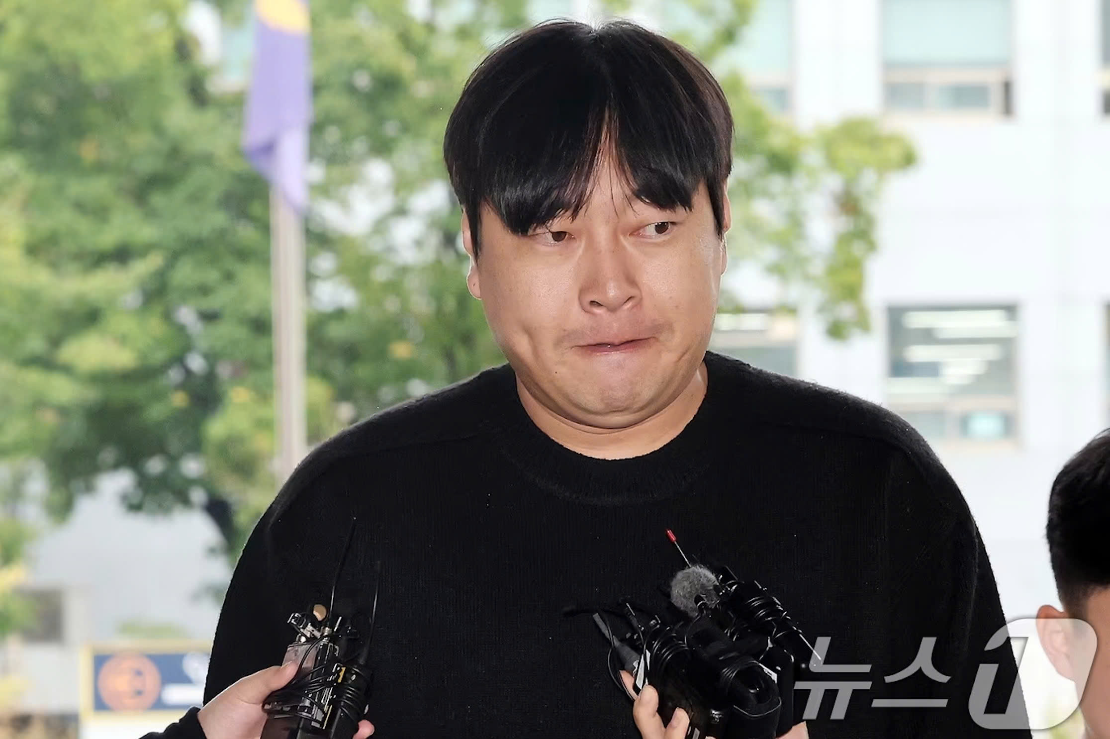 Danh hài Lee Jin Ho bị bắt vì say rượu lái xe, từng vướng scandal cờ bạc - Ảnh 1. Danh hài Lee Jin Ho bị bắt vì say rượu lái xe, từng vướng scandal cờ bạc - Ảnh 1.