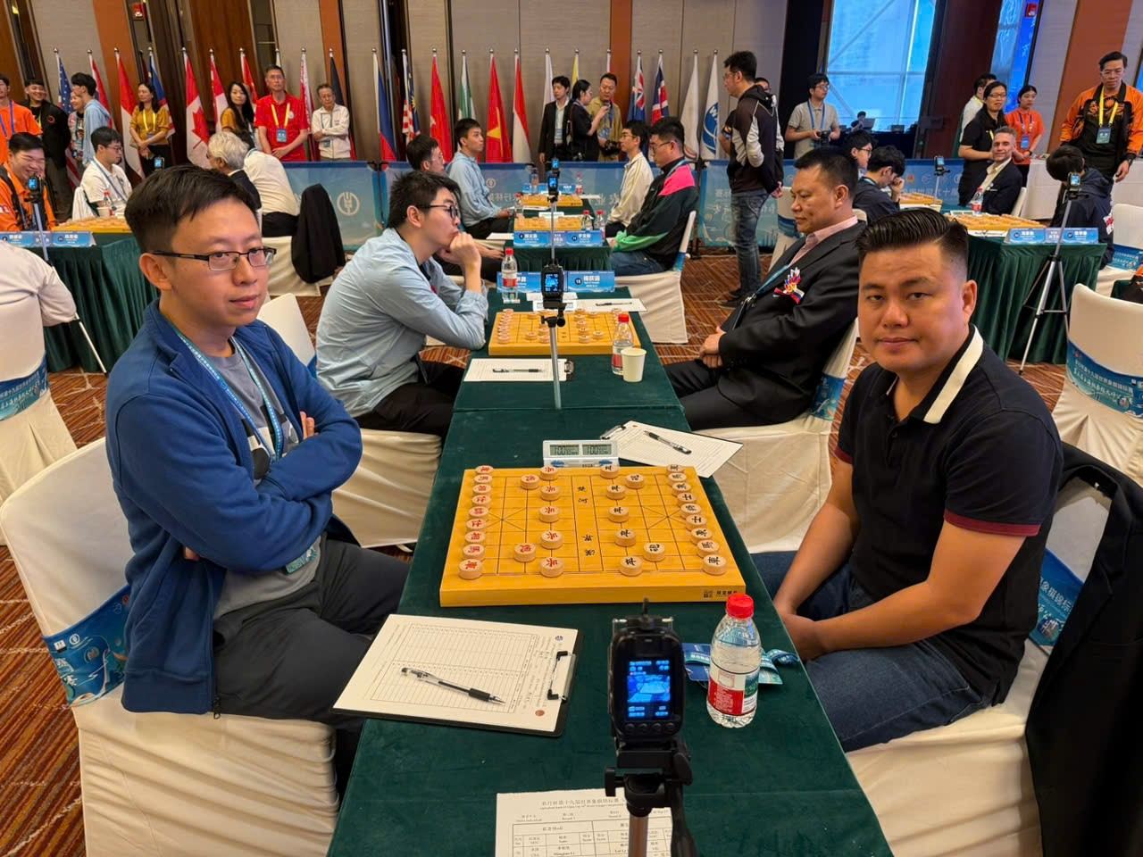 Lai Ly Huynh แซงหน้าอัจฉริยะชาวจีน เข้าสู่รอบชิงชนะเลิศการแข่งขันหมากรุกระดับโลก - ภาพที่ 1 Lại Lý Huynh vượt thần đồng Trung Quốc, vào chung kết giải cờ tướng thế giới- Ảnh 1.