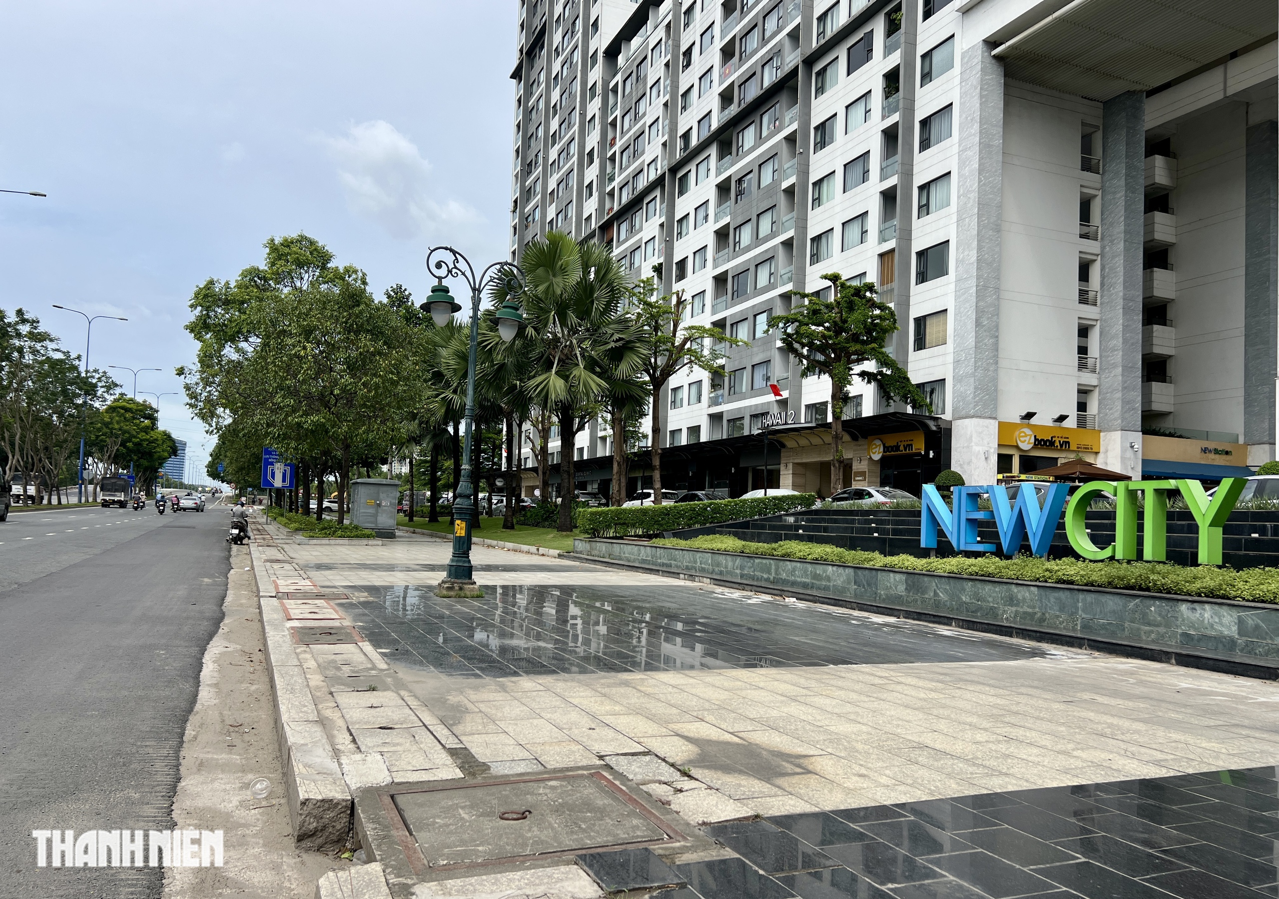 Cận cảnh đường c&oacute; l&agrave;n ri&ecirc;ng cho xe đạp ở TP.HCM: Rộng v&agrave; m&aacute;t mẻ - Ảnh 6.