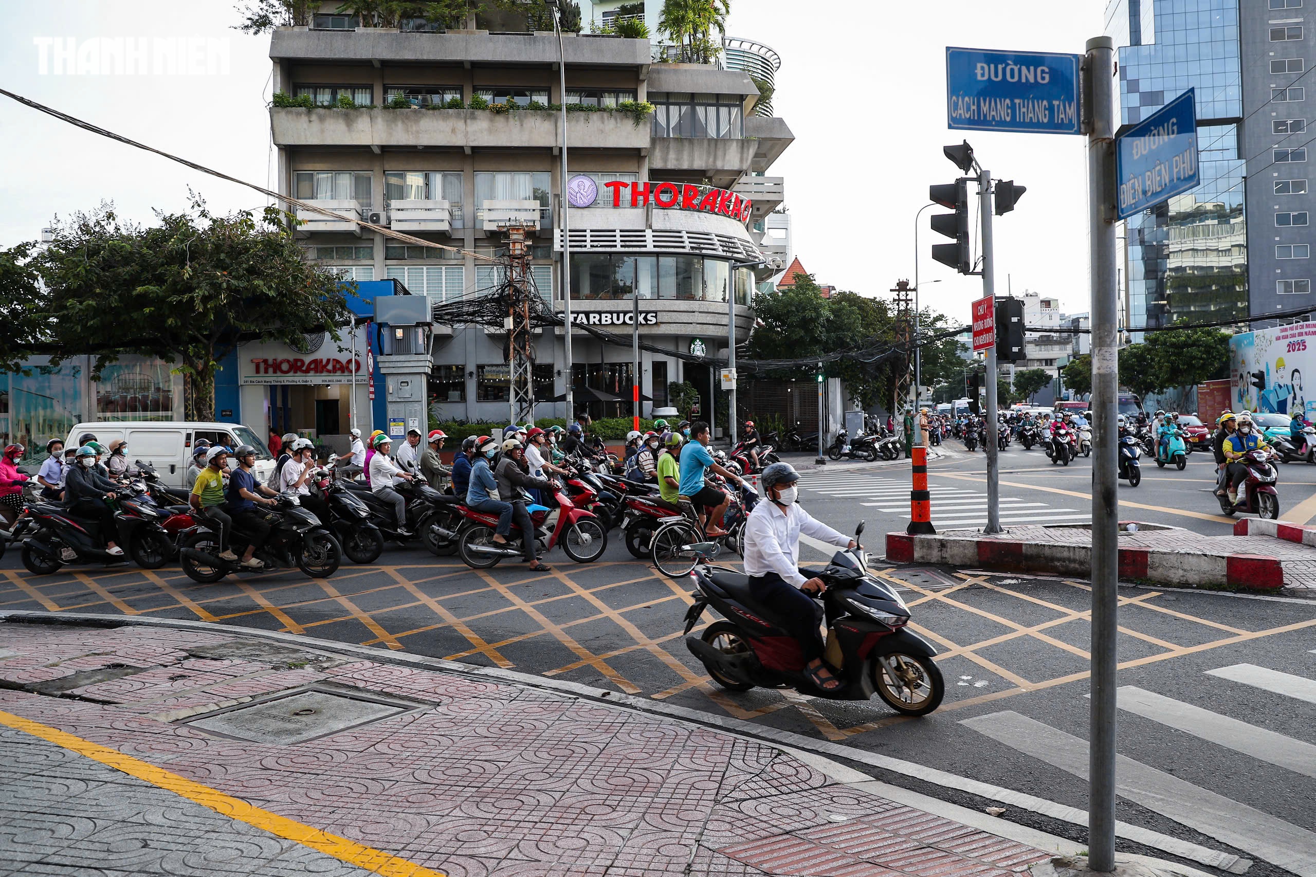 Bất ngờ thay đổi ở giao lộ kẻ vạch mắt võng TP.HCM - Ảnh 6.