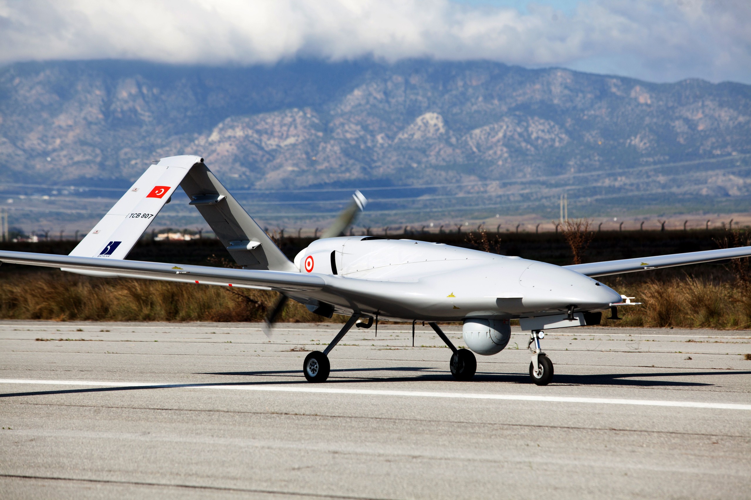 UAV quân sự đã phát triển ra sao để 'định hình chiến tranh' hiện đại? - Ảnh 4.