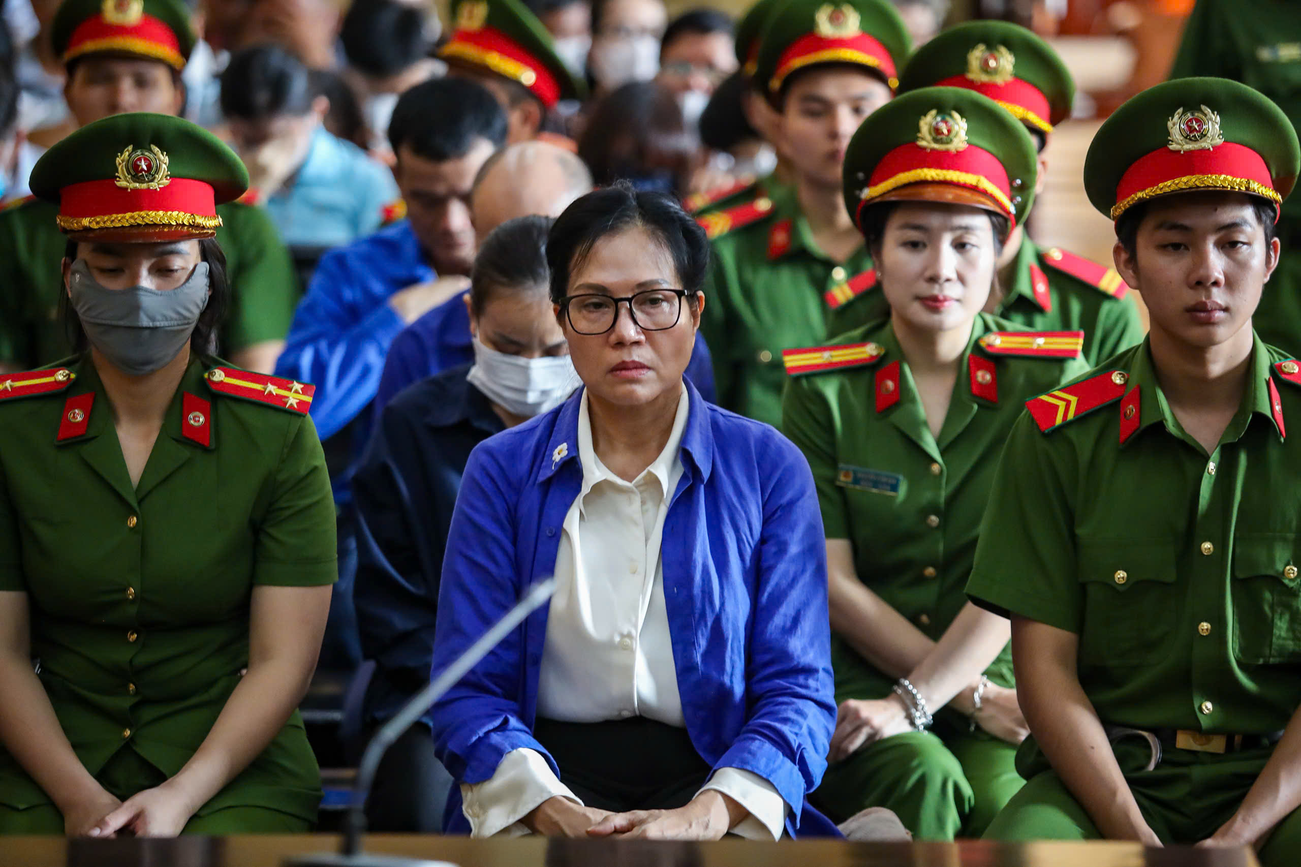 Vụ sai phạm SJC: Chiếm hưởng 75% tiền chênh lệch, nhưng vẫn nói 'lo cho anh em'- Ảnh 1.
