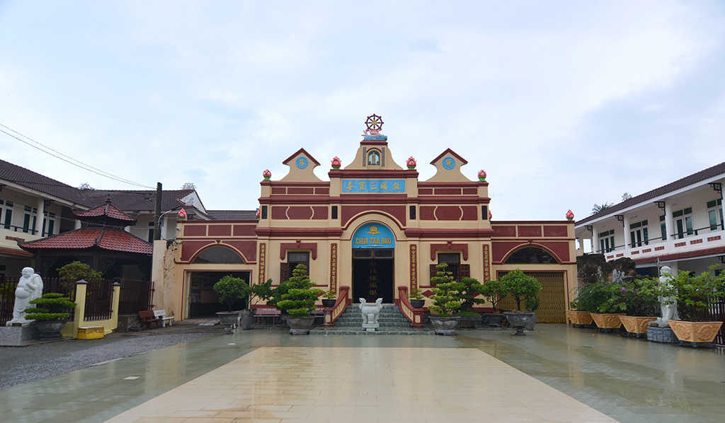 Ha Tien Thap Canh៖ សារីរិកធាតុបុរាណនៅវត្ត Tam Bao - រូបថត ៨. Hà Tiên thập cảnh: Di tích thành xưa ở chùa Tam Bảo- Ảnh 8.