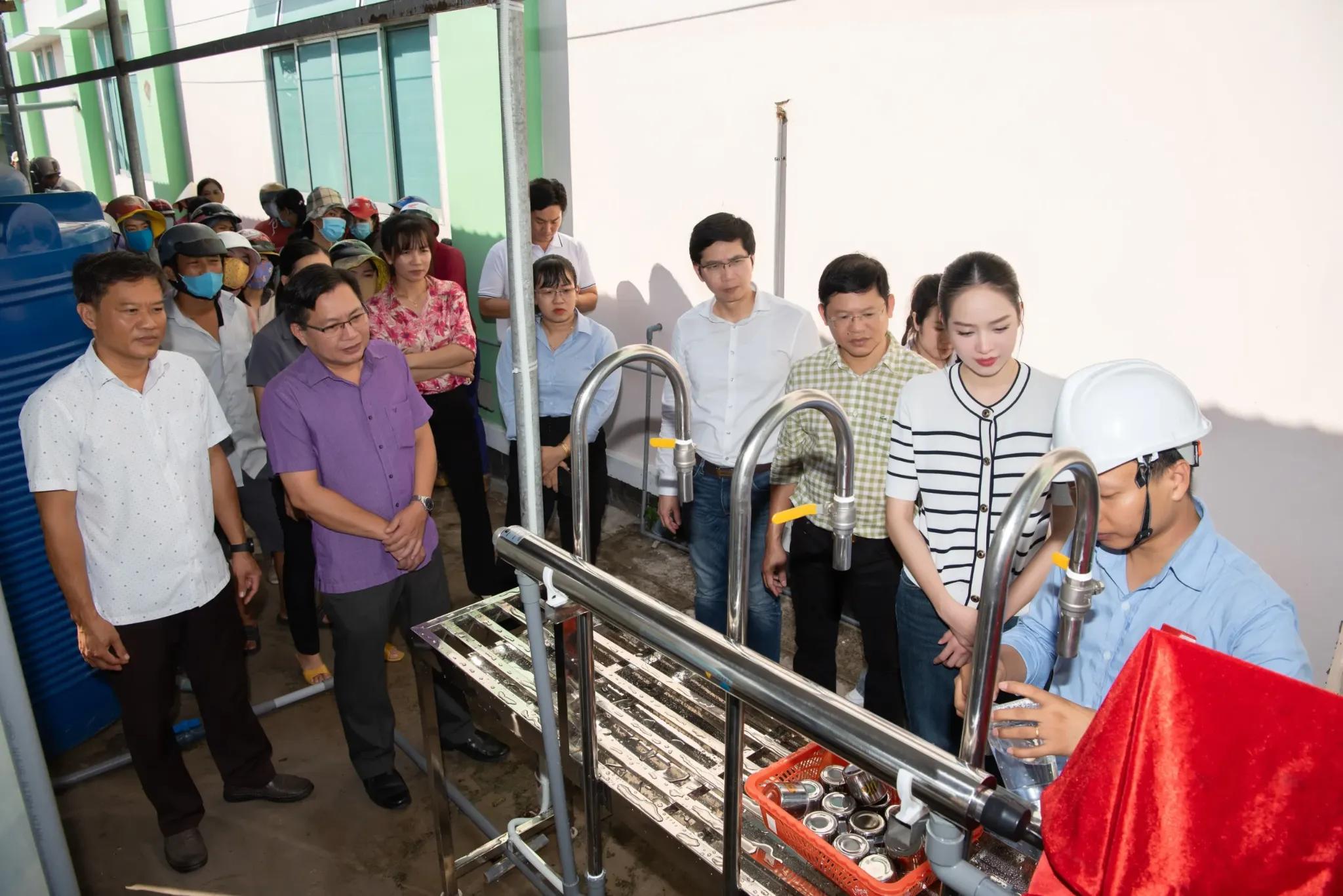 Chung dòng máu Lạc Hồng mang nước sạch và Bữa cơm đến trẻ em vùng sâu - Ảnh 3.