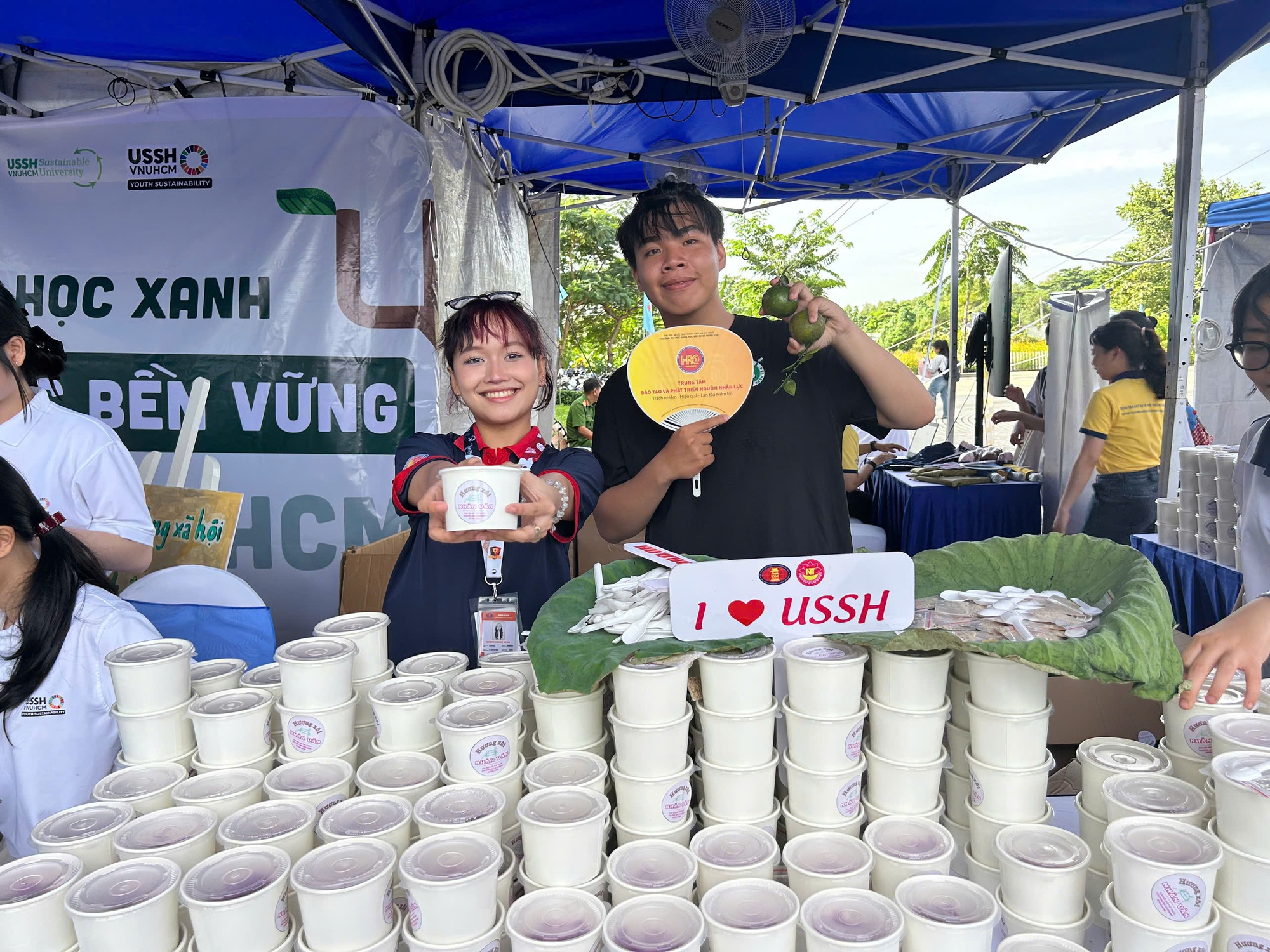 Sinh viên đến trường không cần mua đồ ă…