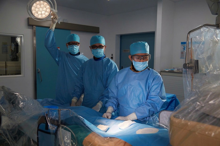 Nhồi Máu Cơ Tim Giữa Biển, Bệnh Nhân Được Bác Sĩ Cứu Sống Trong Gang Tấc - Ảnh 1.