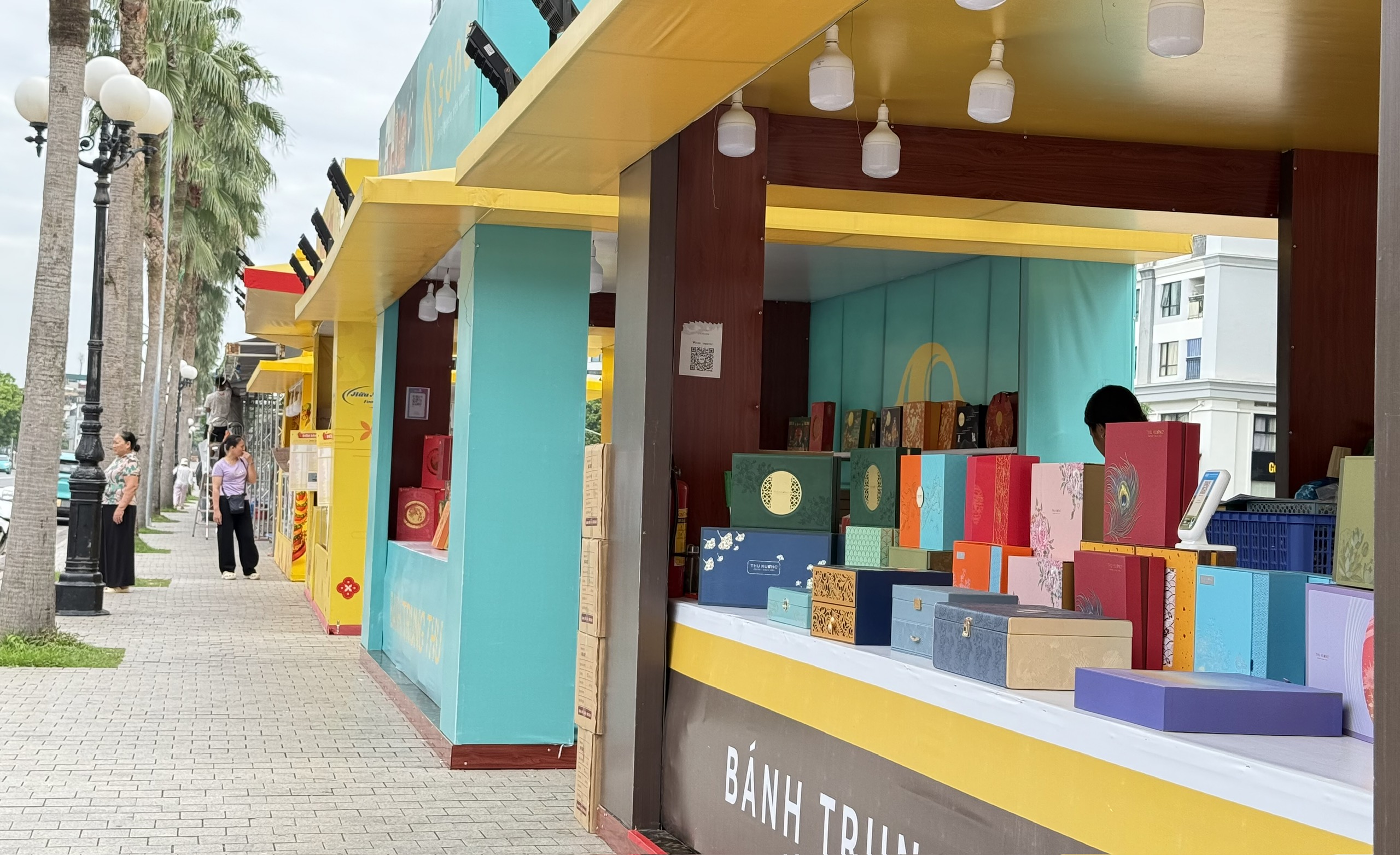 Thị trường bánh trung thu ế ẩm chưa từng có - Ảnh 1.