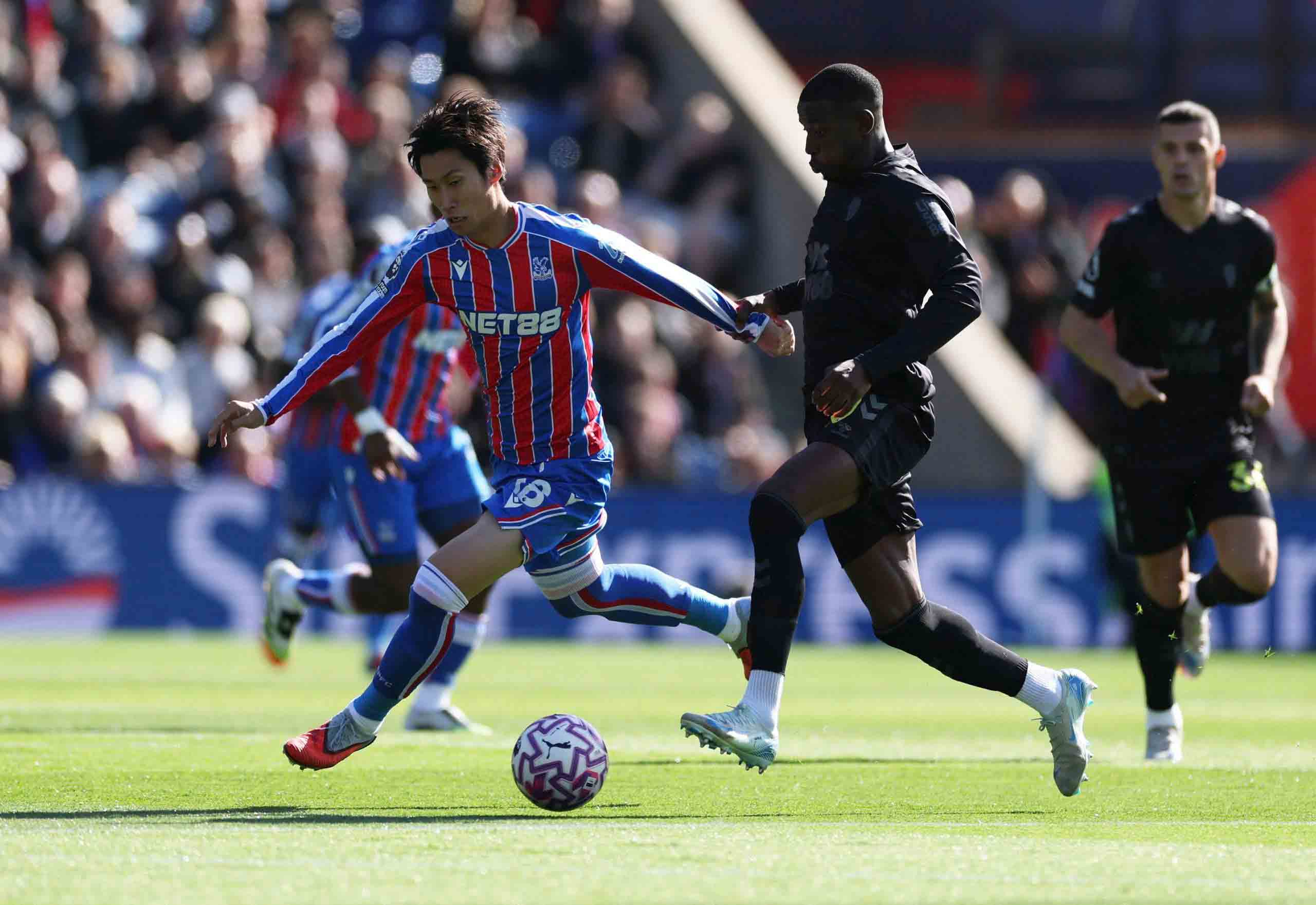 Premier League៖ កុំមើលស្រាល Crystal Palace - រូបថត ១. Ngoại hạng Anh: Chớ xem thường Crystal Palace- Ảnh 1.