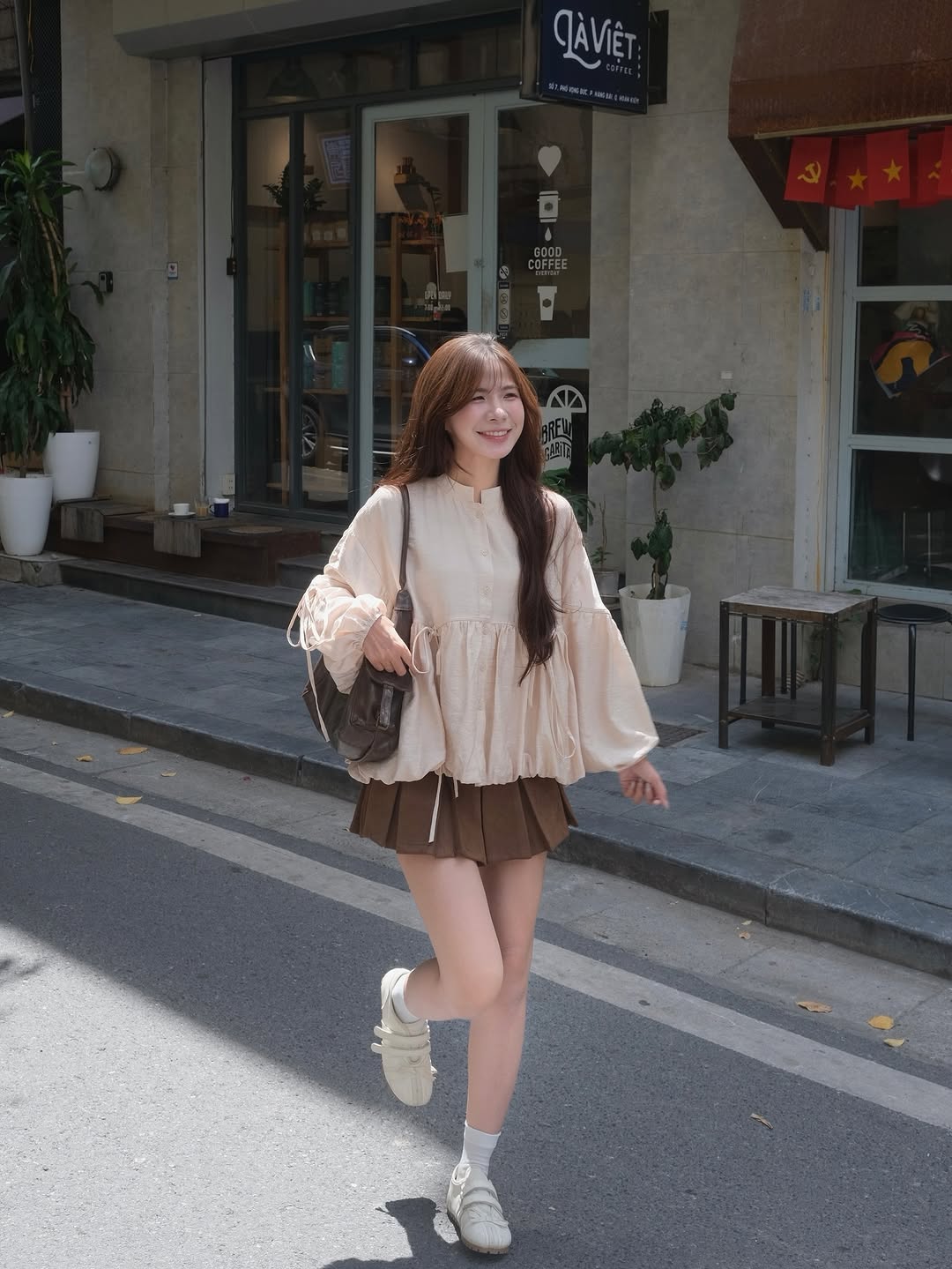 Áo Babydoll Kem Tay Dài Ngọt lịm ngày thu với áo babydoll và chân váy 2026