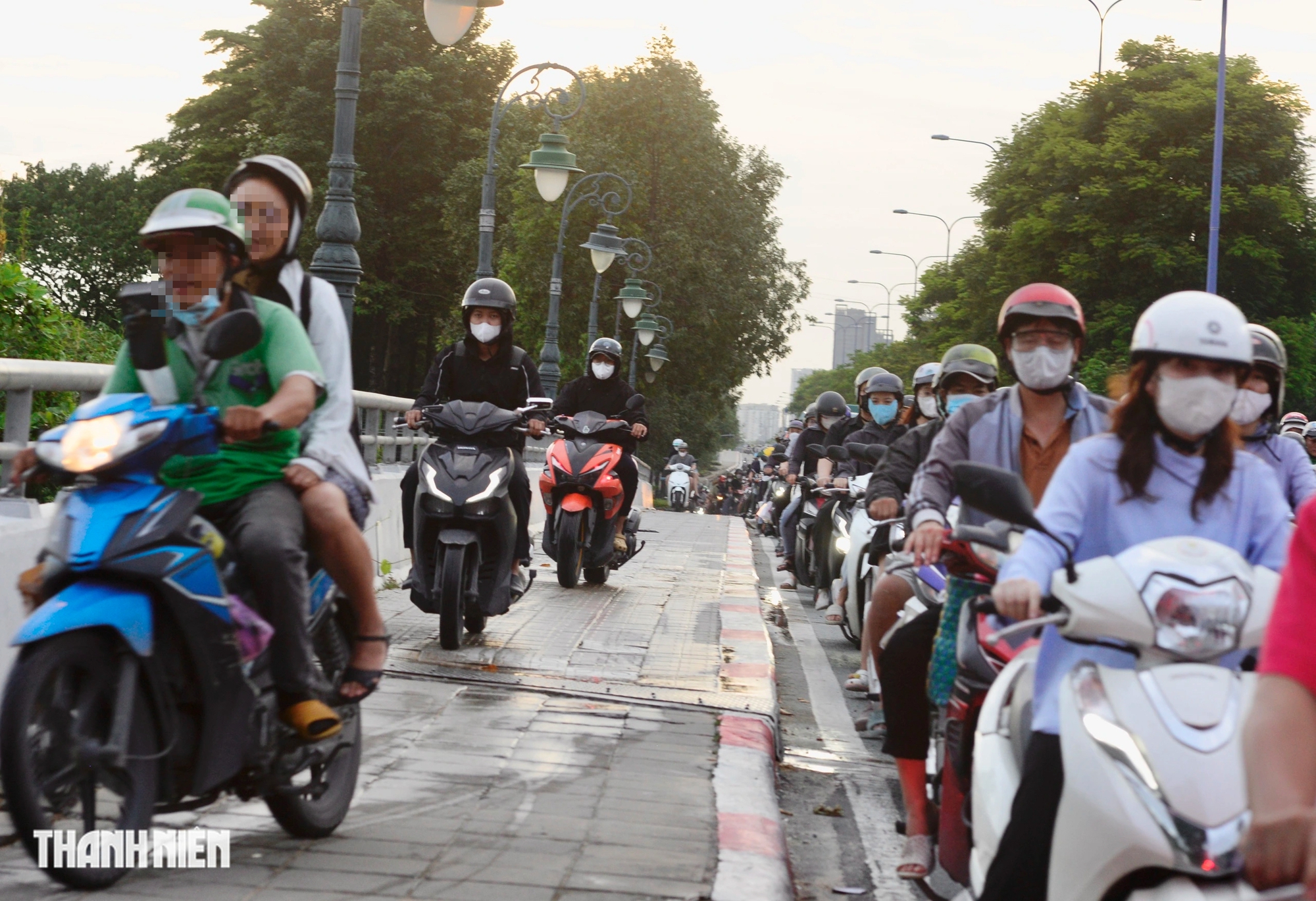 Kh&oacute; tin: Xe m&aacute;y chạy 'rần rần' l&ecirc;n vỉa h&egrave; sắp mở l&agrave;n ri&ecirc;ng cho xe đạp - Ảnh 6.