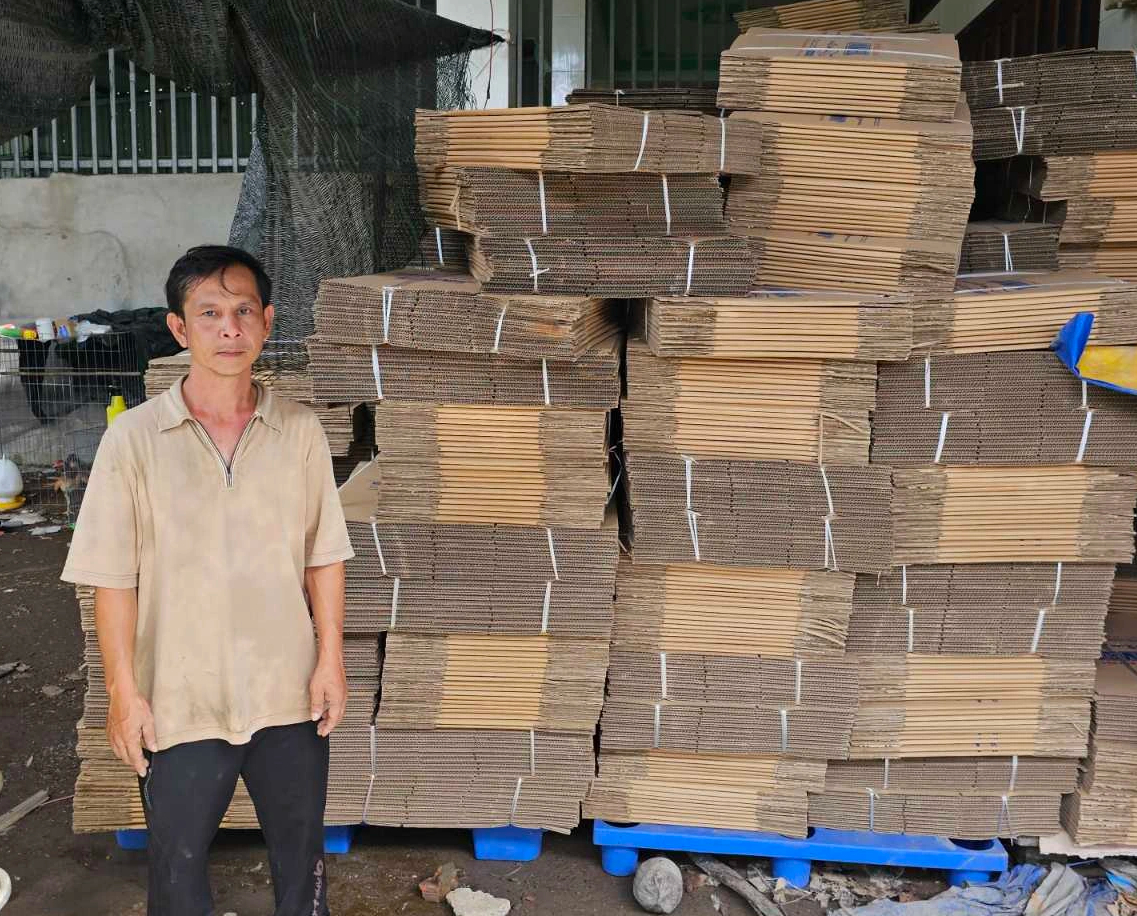 Công an TP.HCM triệt phá đường dây hàng giả là nước giặt, nước xả- Ảnh 1.