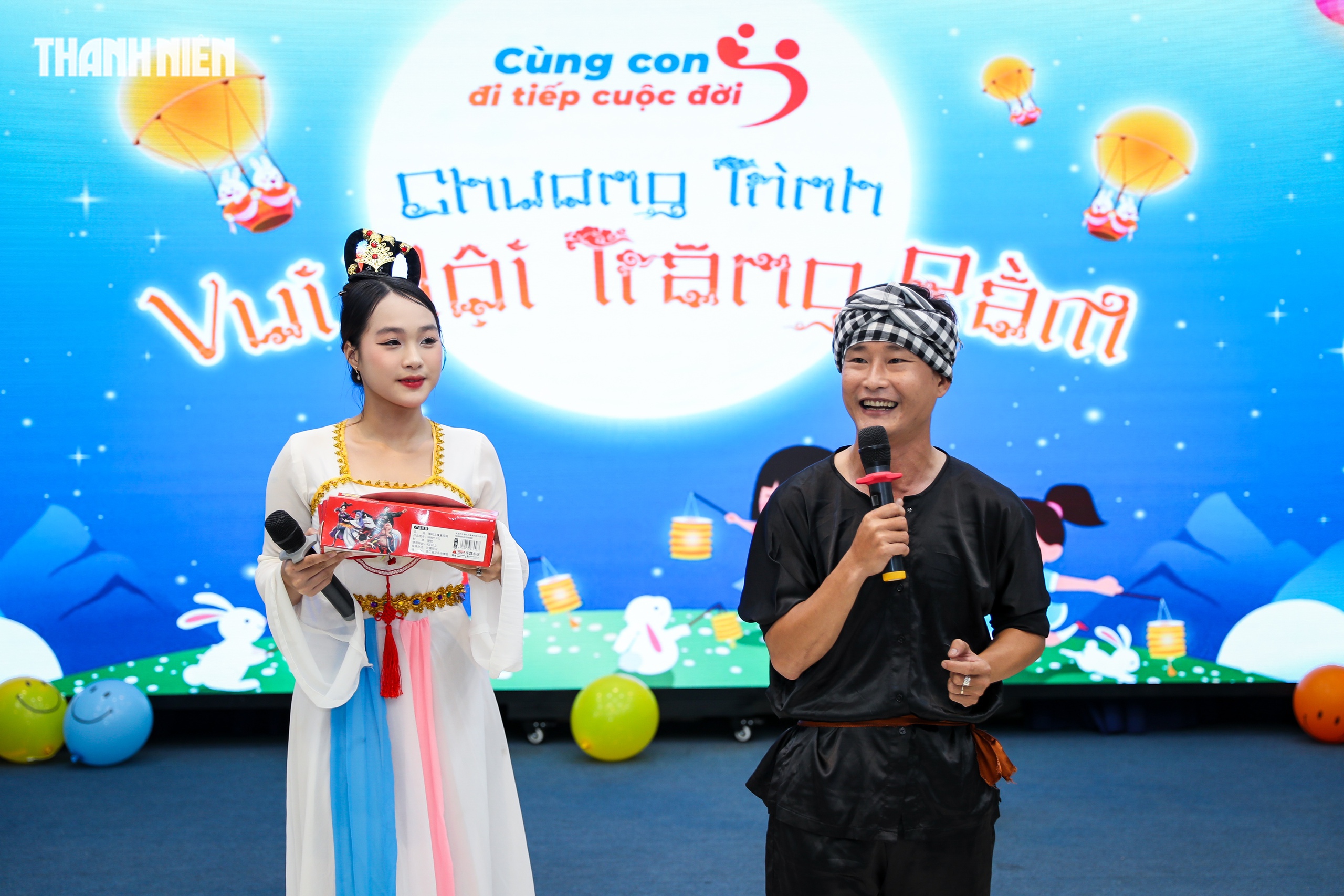 Nụ cười trẻ thơ sáng bừng đêm hội Trung thu ở tòa soạn Báo Thanh Niên- Ảnh 1.