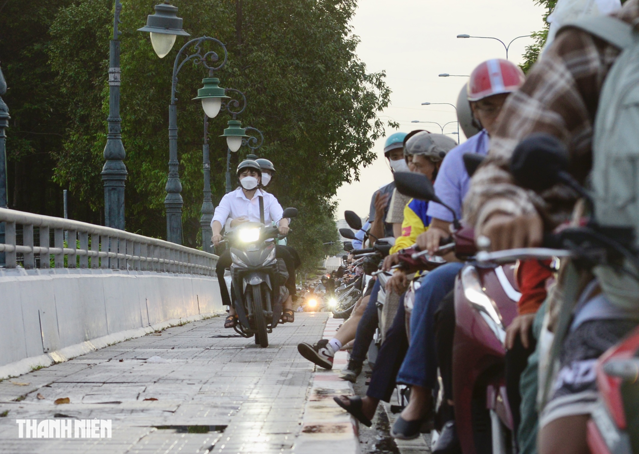 Kh&oacute; tin: Xe m&aacute;y chạy 'rần rần' l&ecirc;n vỉa h&egrave; sắp mở l&agrave;n ri&ecirc;ng cho xe đạp - Ảnh 5.