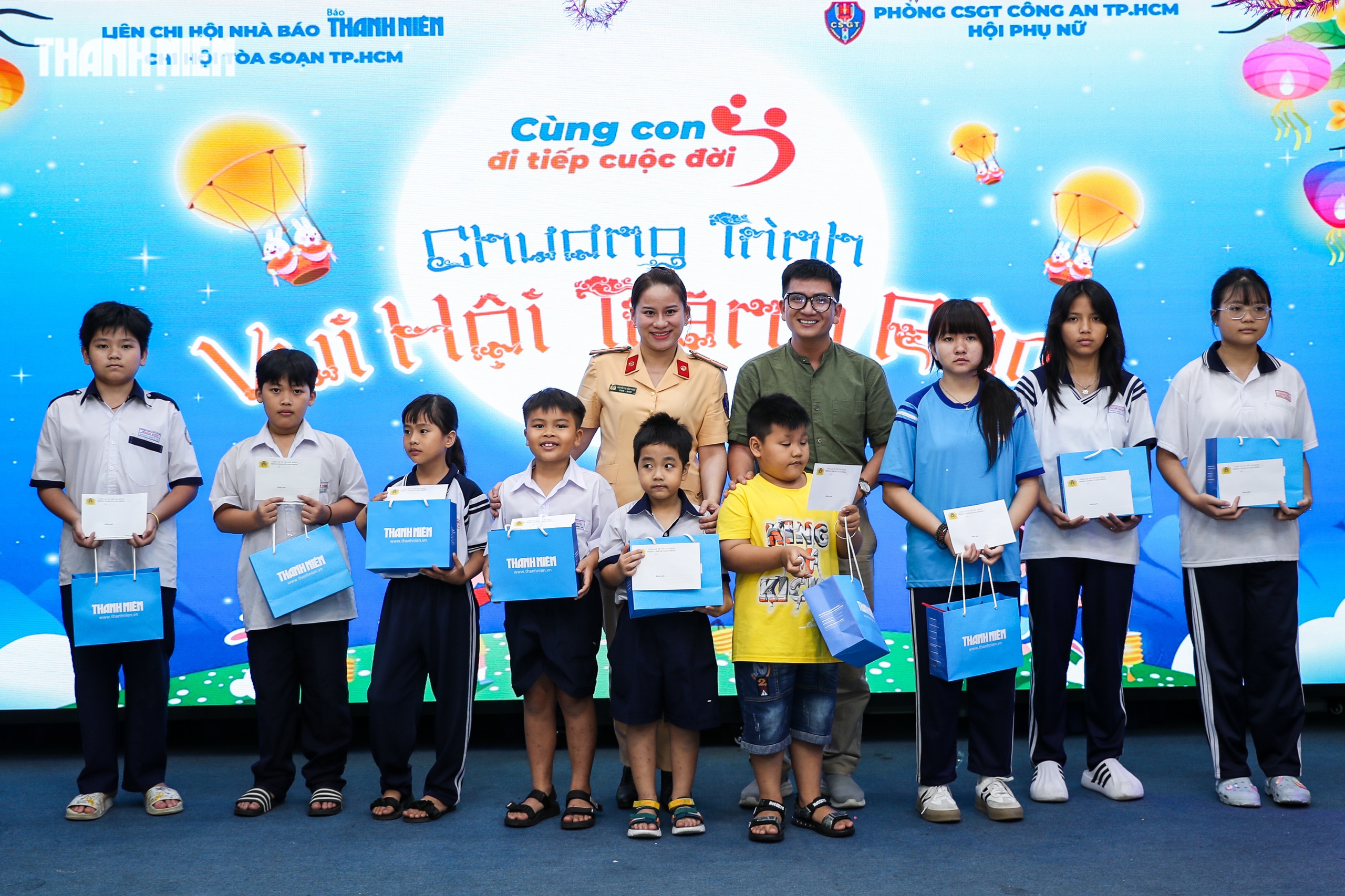 Nụ cười trẻ thơ sáng bừng đêm hội Trung thu ở tòa soạn Báo Thanh Niên- Ảnh 17.