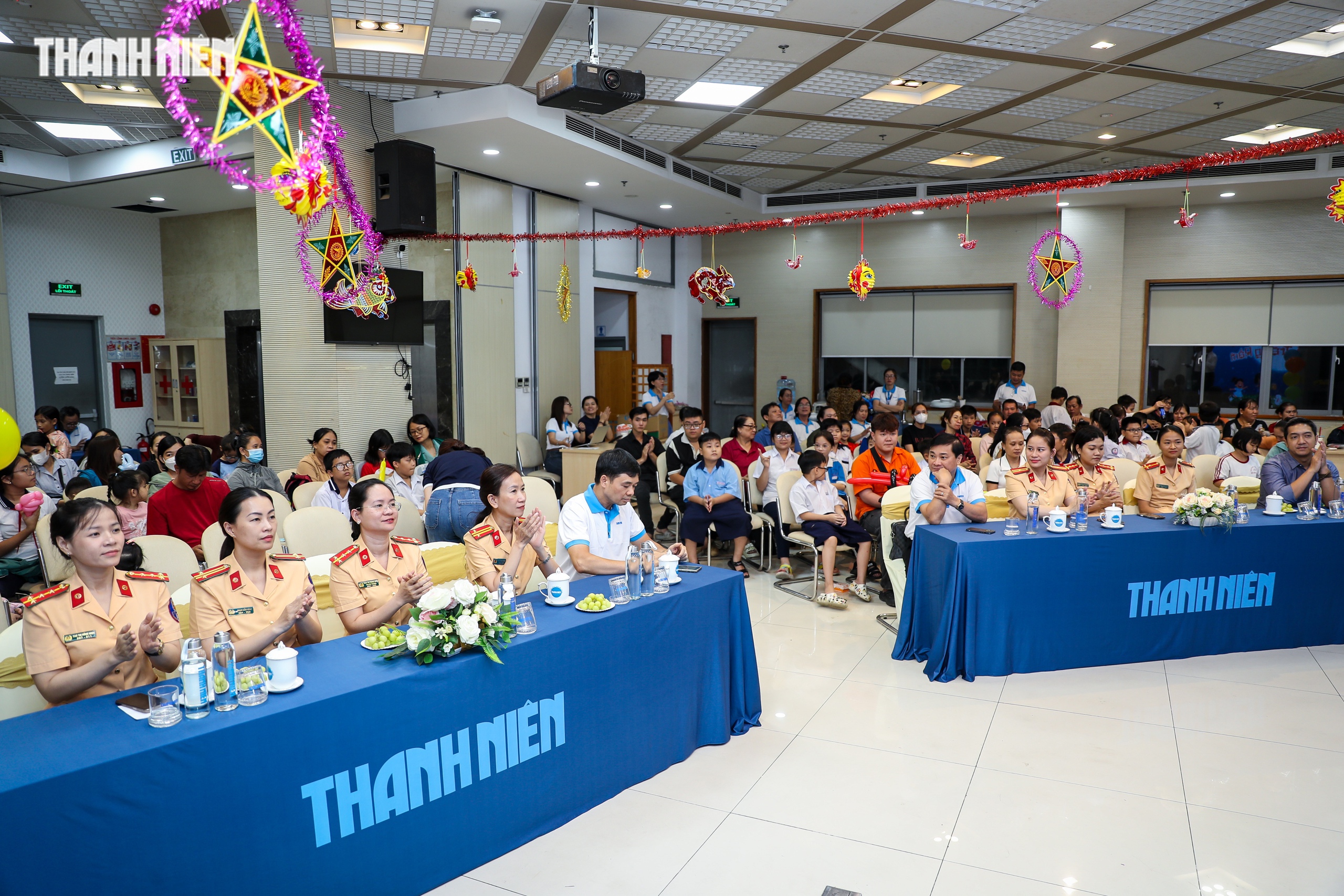 Nụ cười trẻ thơ sáng bừng đêm hội Trung thu ở tòa soạn Báo Thanh Niên- Ảnh 11.