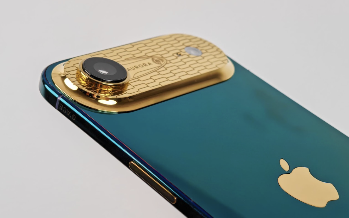 Cận cảnh chiếc iPhone Air mạ vàng đầu tiên có mặt tại Việt Nam - Ảnh 2.