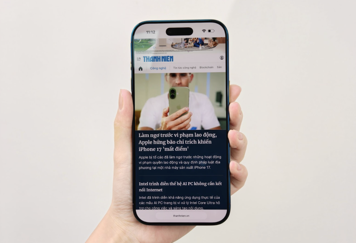 Cận cảnh chiếc iPhone Air mạ vàng đầu tiên có mặt tại Việt Nam - Ảnh 3.
