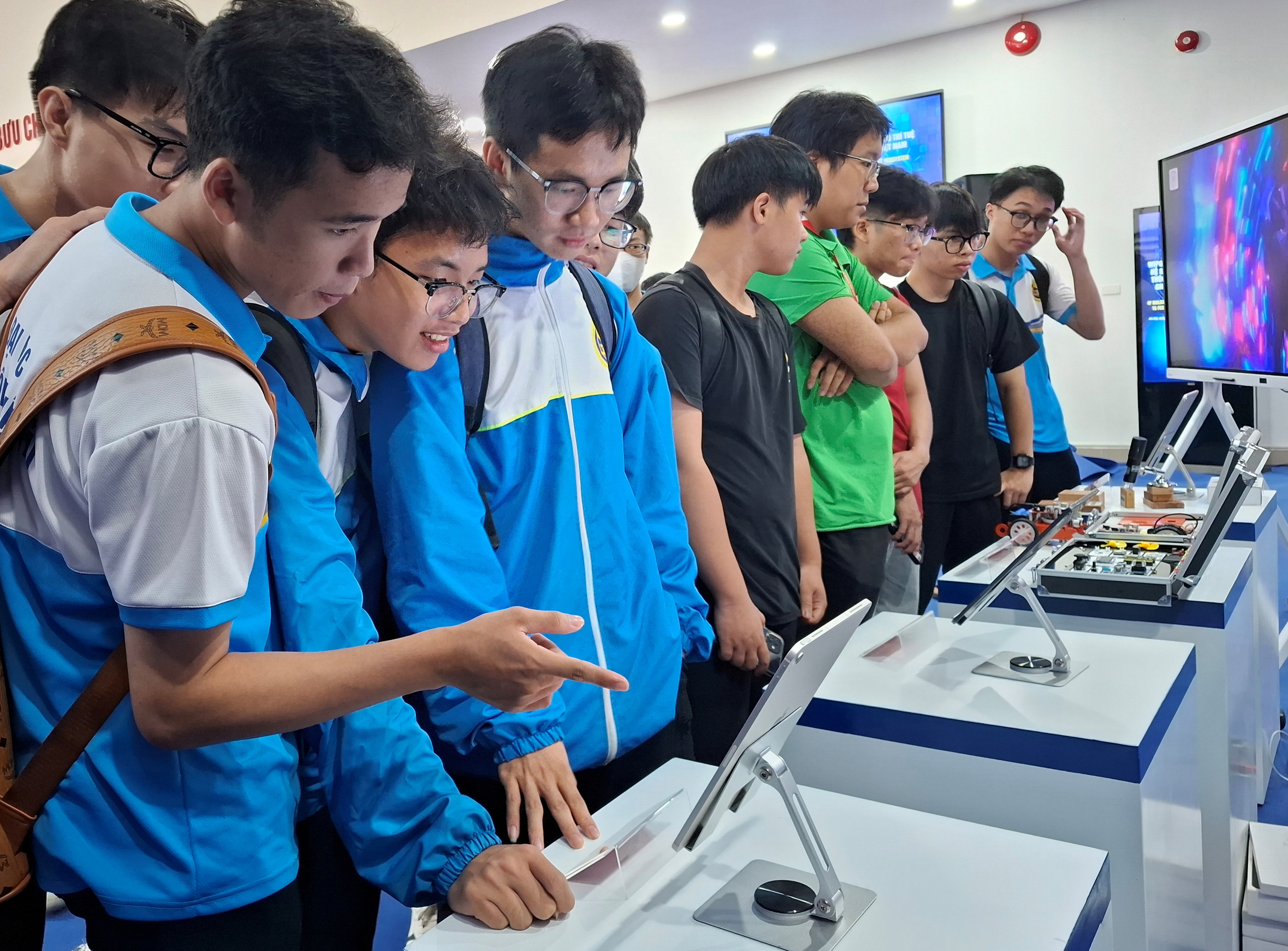 Trường đại học 'liên minh' giúp sinh viên nhận thức giá trị của sản phẩm trí tuệ- Ảnh 2.