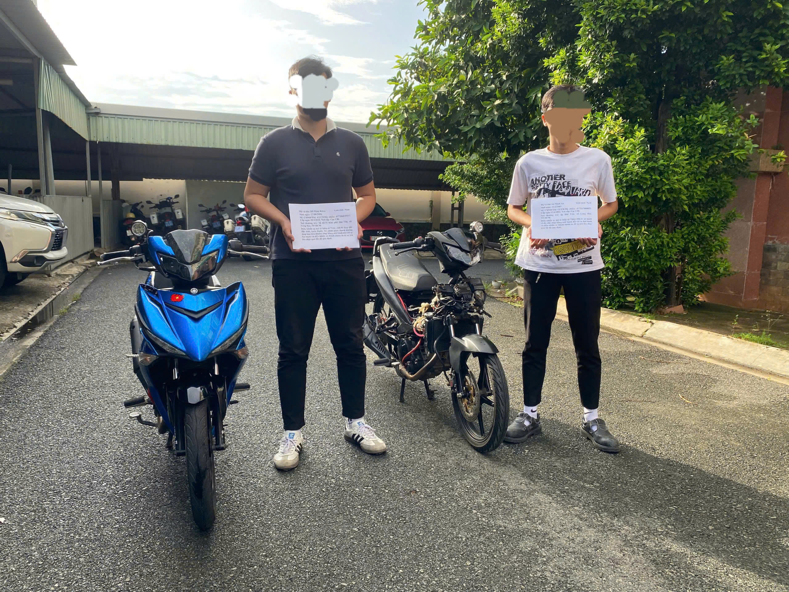 Chạy xe máy bằng 1 bánh tốc độ 100 km/h ở TP.HCM rồi đăng clip lên Facebook- Ảnh 1.