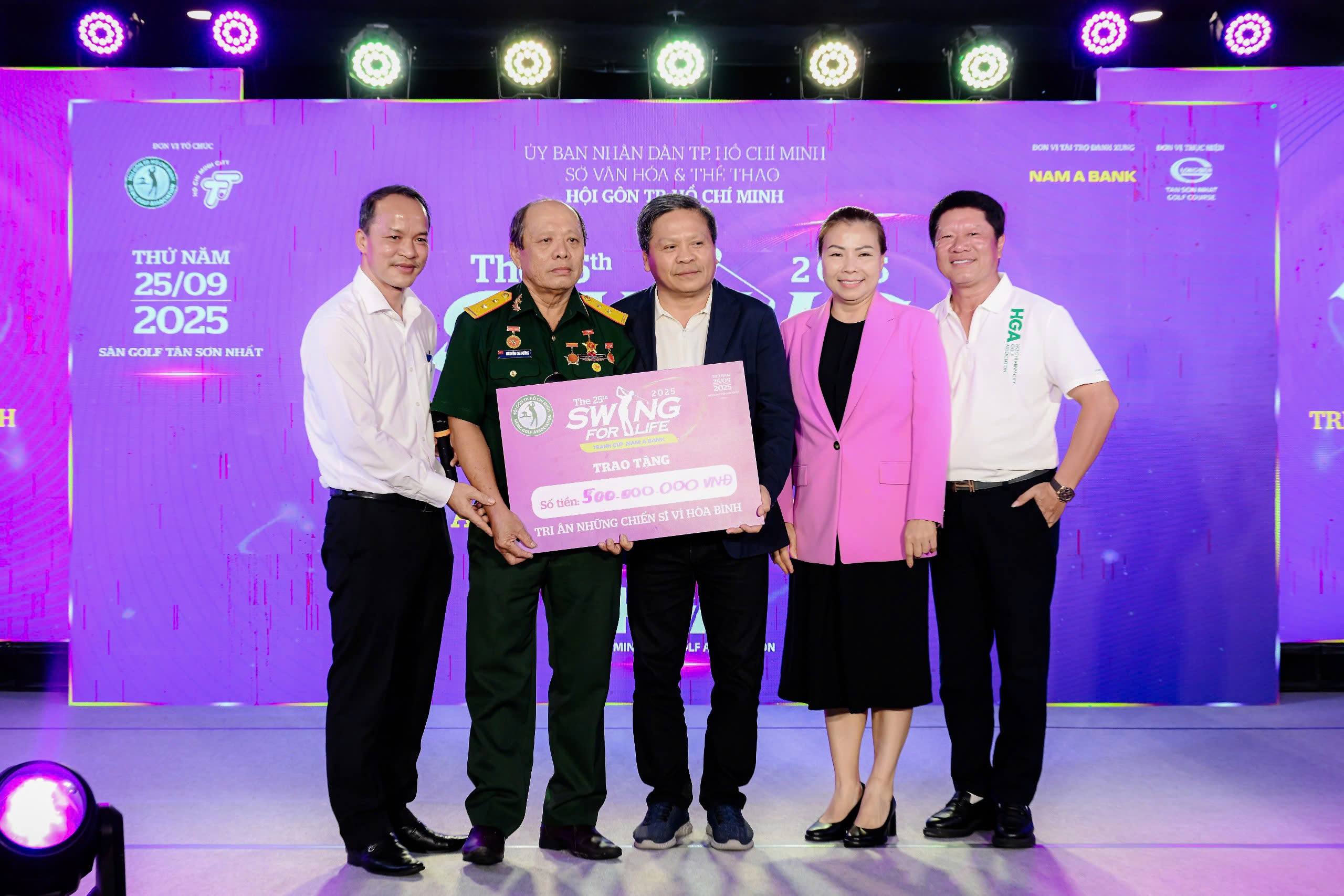 ការប្រកួតវាយកូនហ្គោលសប្បុរសធម៌ Swing For Life៖ ស្ពាននៃការដឹងគុណ - រូបថត ២. Giải golf từ thiện Swing For Life: Cầu nối tri ân- Ảnh 2.