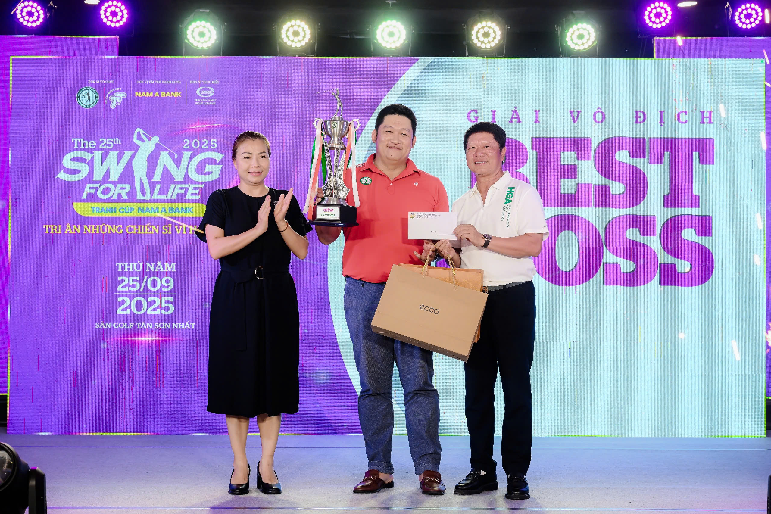 ការប្រកួតវាយកូនហ្គោលសប្បុរសធម៌ Swing For Life៖ ស្ពាននៃការដឹងគុណ - រូបថត ១. Giải golf từ thiện Swing For Life: Cầu nối tri ân- Ảnh 1.