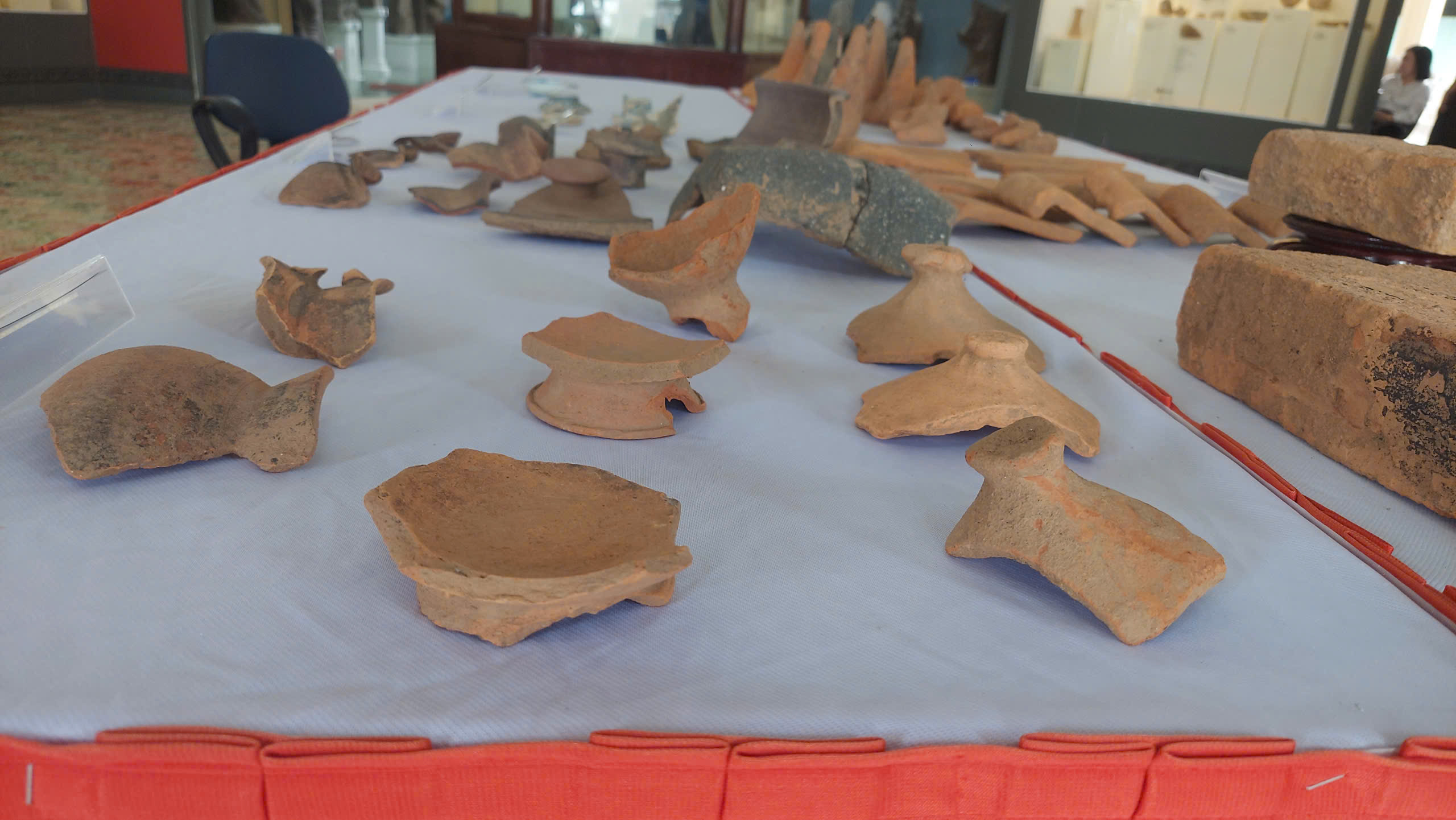 ជីកប្រាង្គ Phu An បកស្រាយអាថ៌កំបាំងនៃវប្បធម៌ចំប៉ាបុរាណ - រូបថត ៣. Khai quật tháp Phú Ân, giải mã bí ẩn về nền văn hóa Champa cổ- Ảnh 3.