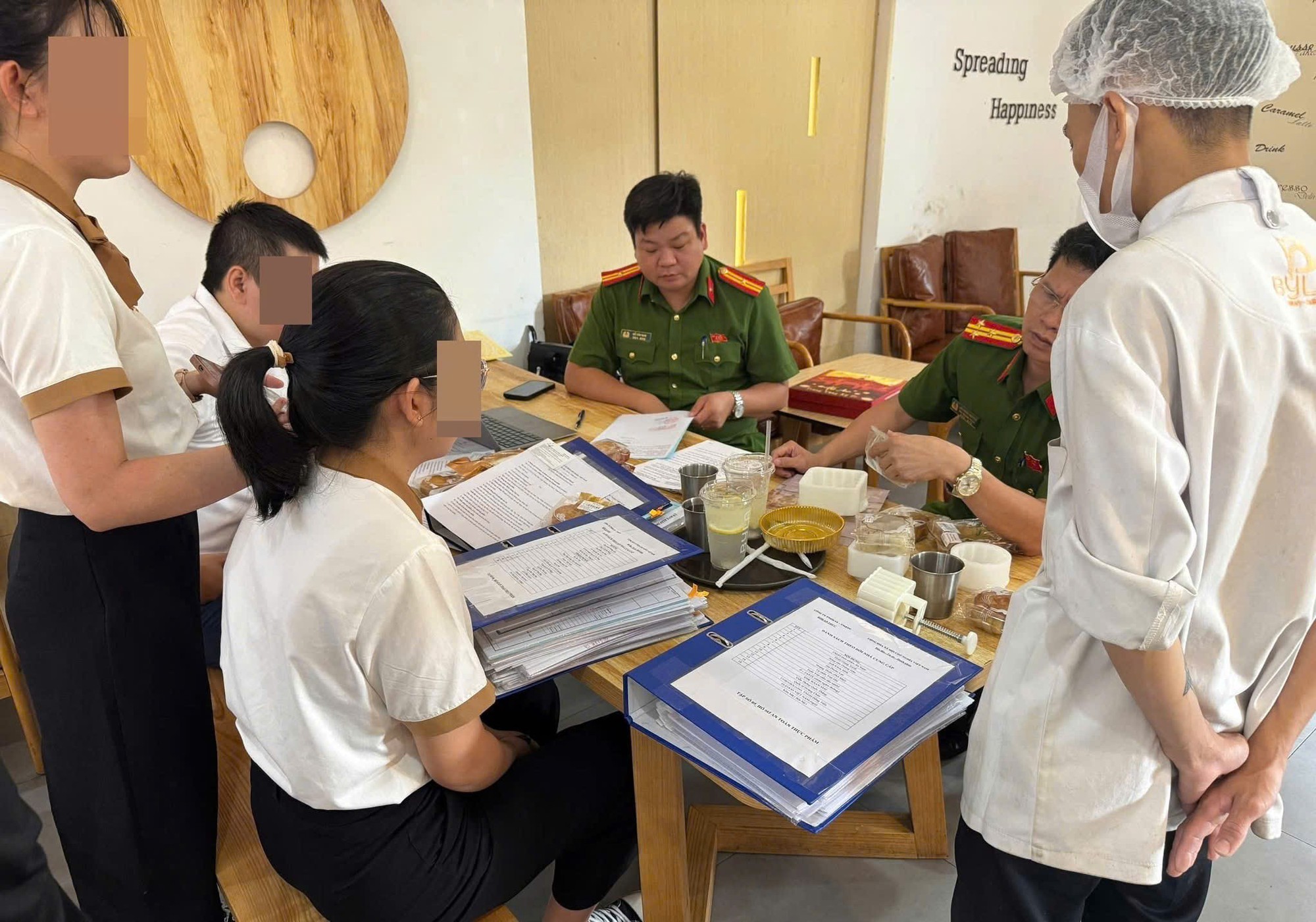 Đà Nẵng: Liên tiếp phát hiện gần 10.000 bánh trung thu 'bẩn'- Ảnh 1.