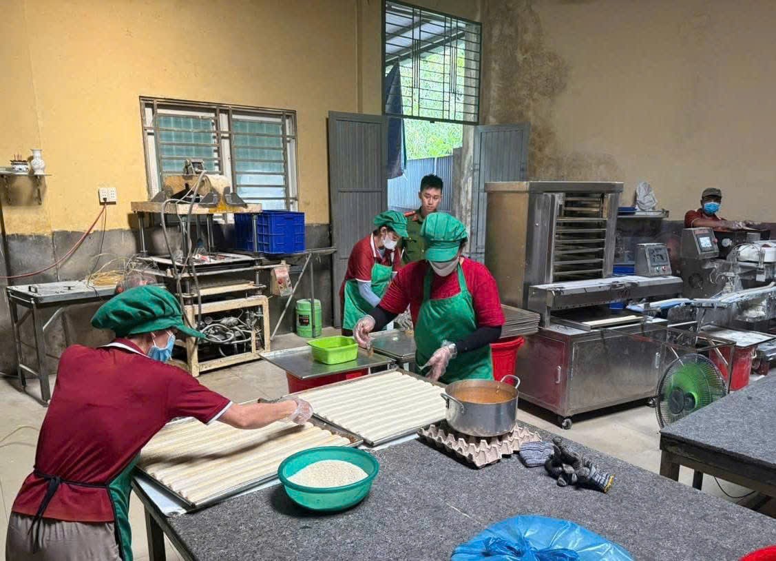 Đà Nẵng: Liên tiếp phát hiện gần 10.000 bánh trung thu 'bẩn'- Ảnh 2.
