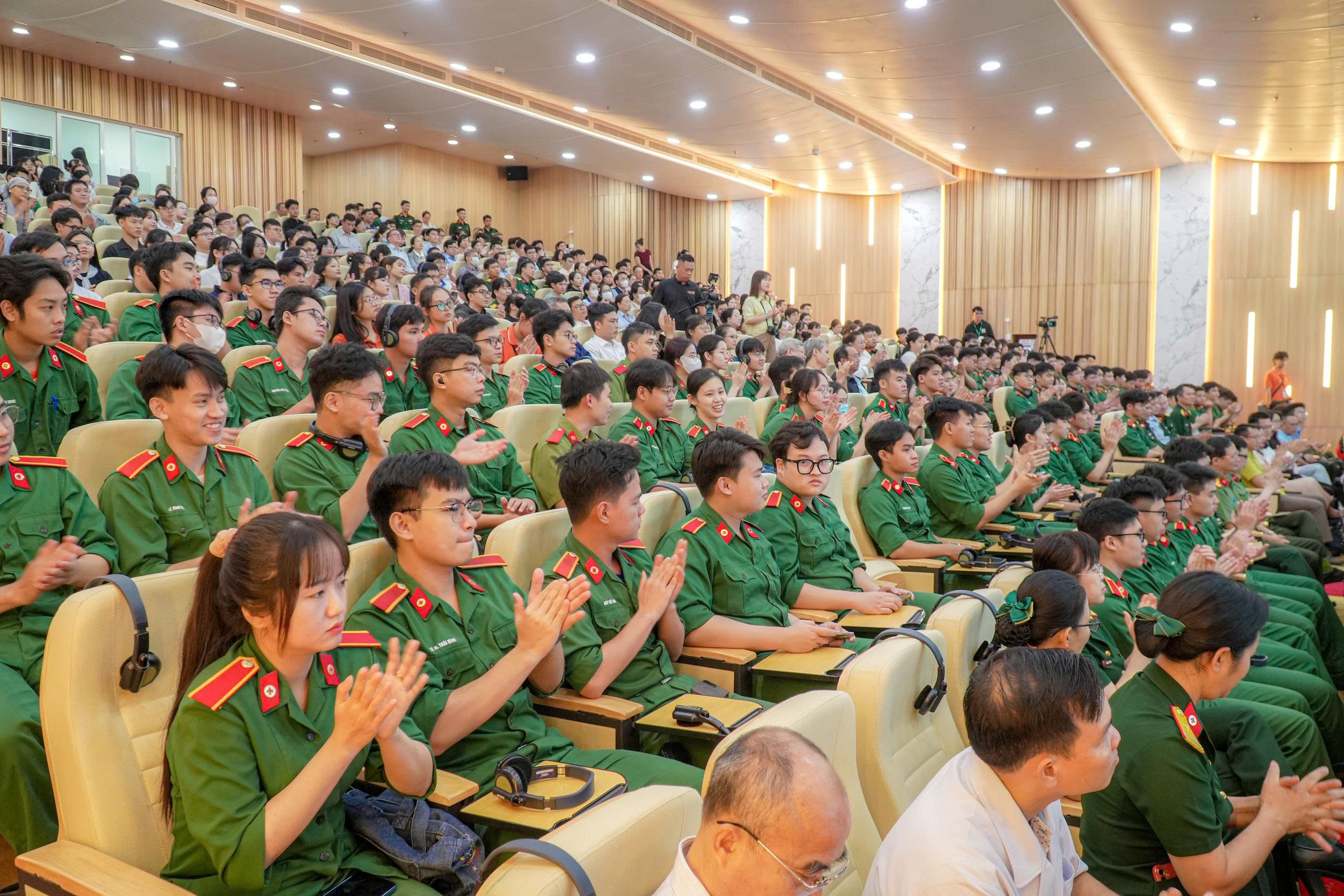 Bệnh Viện Quân Y 175 Ra Mắt Trung Tâm Đào Tạo Châm Cứu, Xoa Bóp, Bấm Huyệt Bệnh Viện Quân Y 175 Ra Mắt Trung Tâm Đào Tạo Châm Cứu, Xoa Bóp, Bấm Huyệt - Ảnh 1.