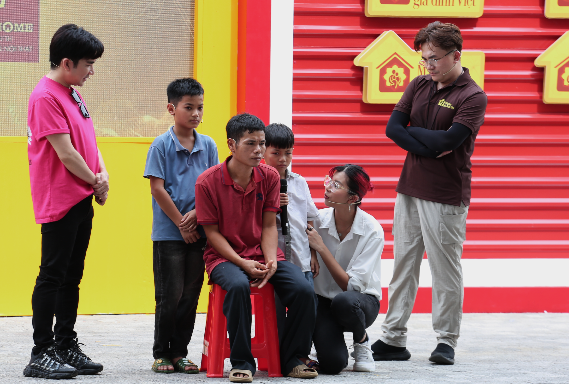 Lý do khiến Quang Hà khóc nghẹn trên truyền hình - Ảnh 1.