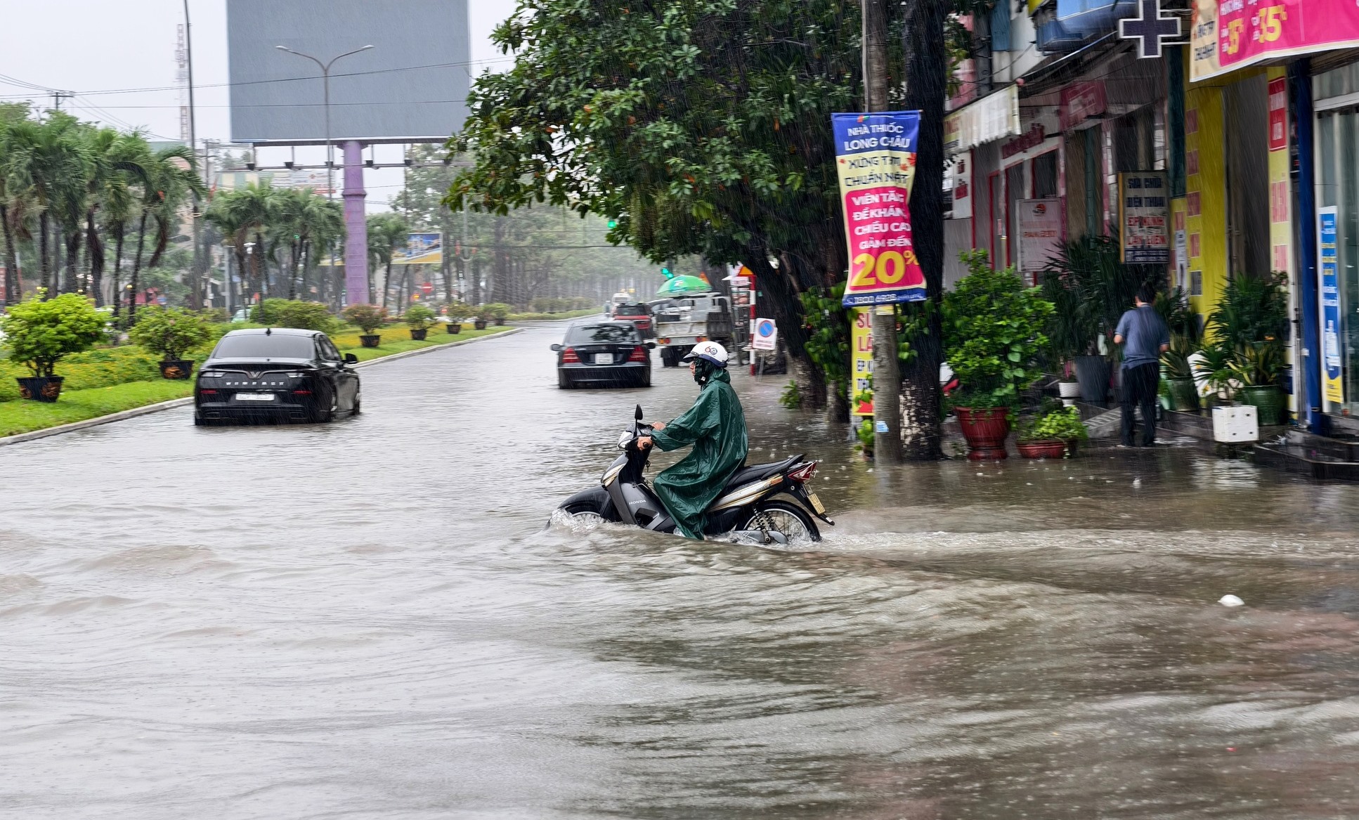 Ứng phó bão số 10: Vùng cao Đà Nẵng cảnh giác tỏa lực', thành phố siết chặt- Ảnh 2.