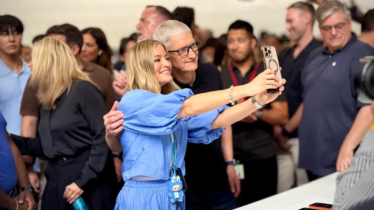 iPhone 17 khiến cả thế giới thay đổi cách chụp selfie - Ảnh 1.