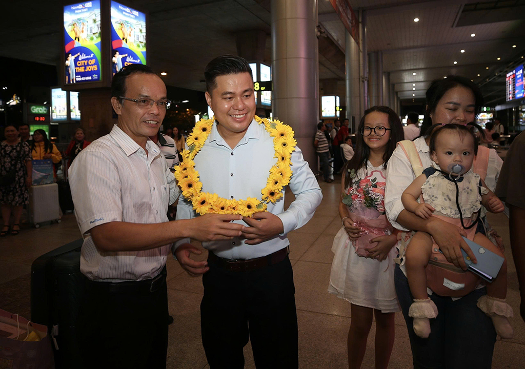 Lai Ly Huynh បង្កើតកម្លាំងអុកវៀតណាម - រូបថត ១. Lại Lý Huynh tạo cú hích cho cờ tướng Việt Nam- Ảnh 1.