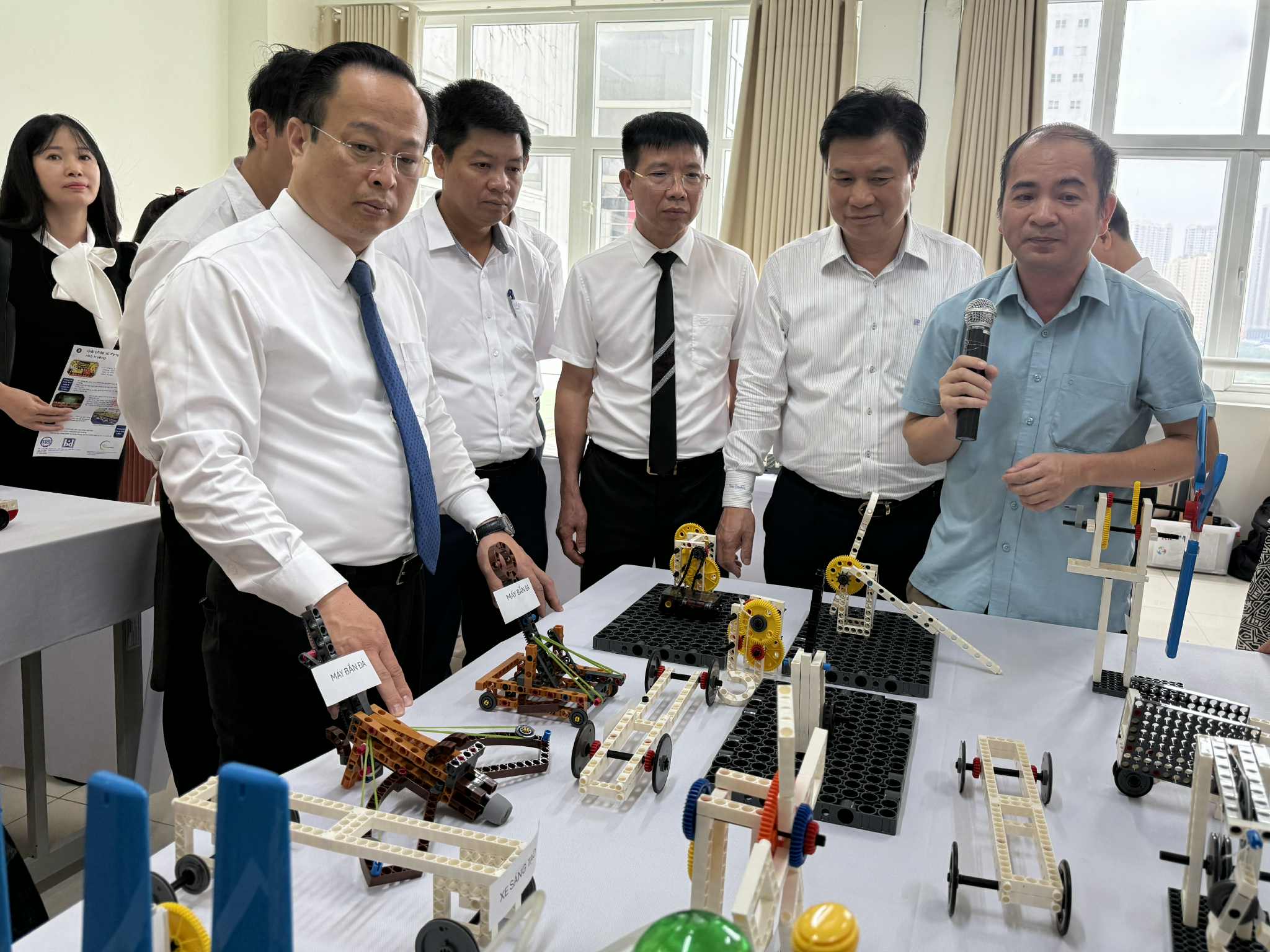 - រូបថត ៣. - Ảnh 3.