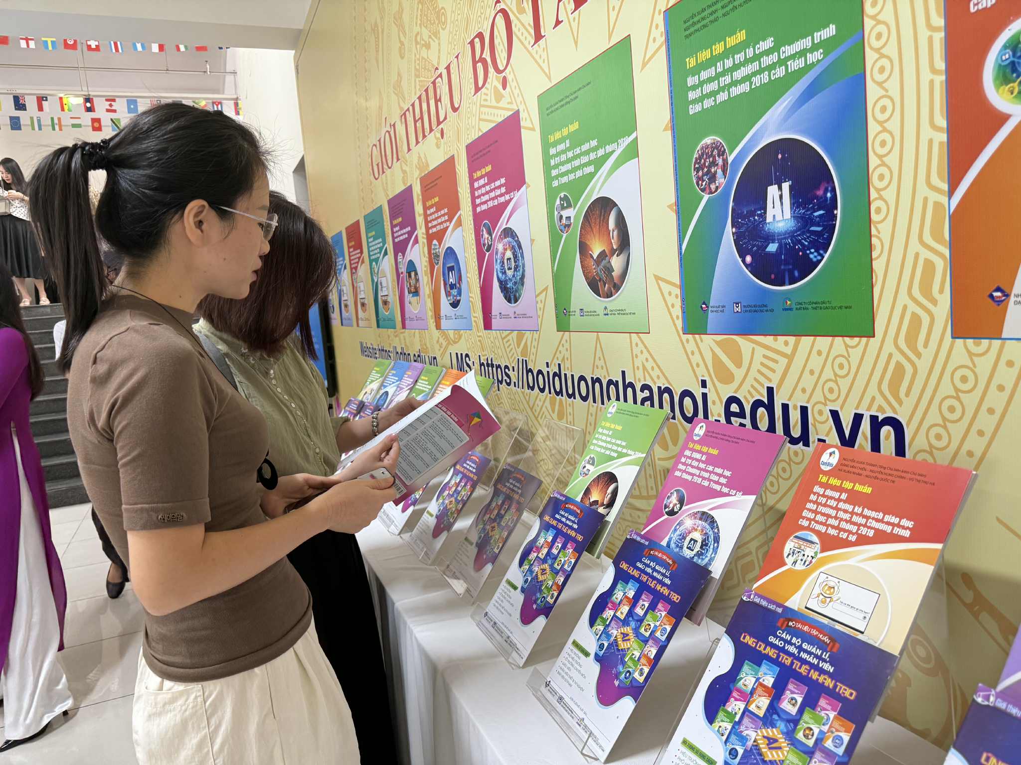 - រូបថត ២. - Ảnh 2.