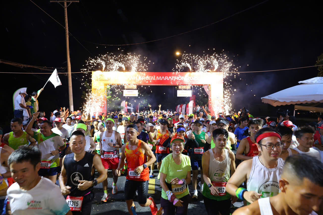 ភ្ញាក់ផ្អើលជាមួយនឹងកំណត់ត្រាថ្មីដែលបានកំណត់ក្នុងការប្រកួតអន្តរជាតិ Green Marathon 2025 - រូបថត 5. Sốc với kỷ lục mới được lập sâu tại giải quốc tế Green Marathon 2025- Ảnh 5.