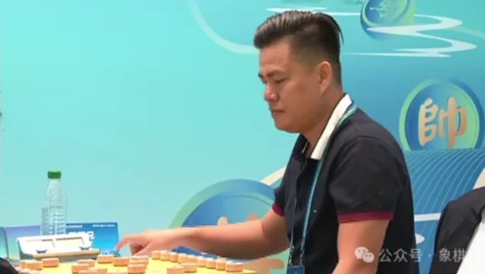 Juara dunia Lai Ly Huynh dengan keberanian yang luar biasa, melalui kaca mata Cina - Foto 2. Nhà vô địch thế giới Lại Lý Huynh với bản lĩnh phi thường, qua lăng kính người Trung Quốc- Ảnh 2.