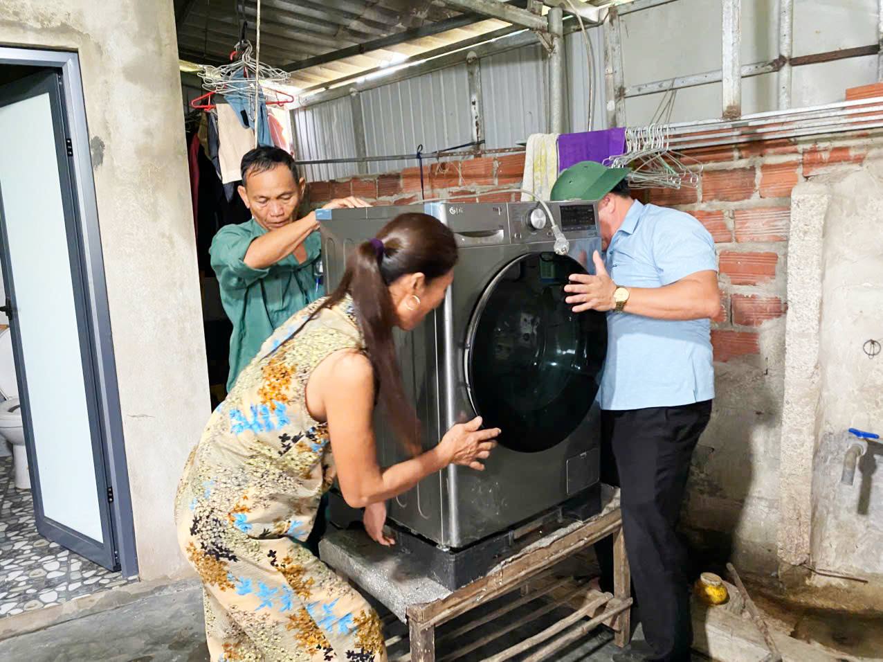 Bão số 10: Hà Tĩnh gấp rút sơ tán dân, thủy điện Hố Hô xả tràn- Ảnh 13.