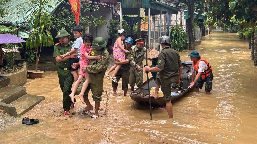 Sóng lớn, gió mạnh ở vùng ven biển Thanh Hóa- Ảnh 6.